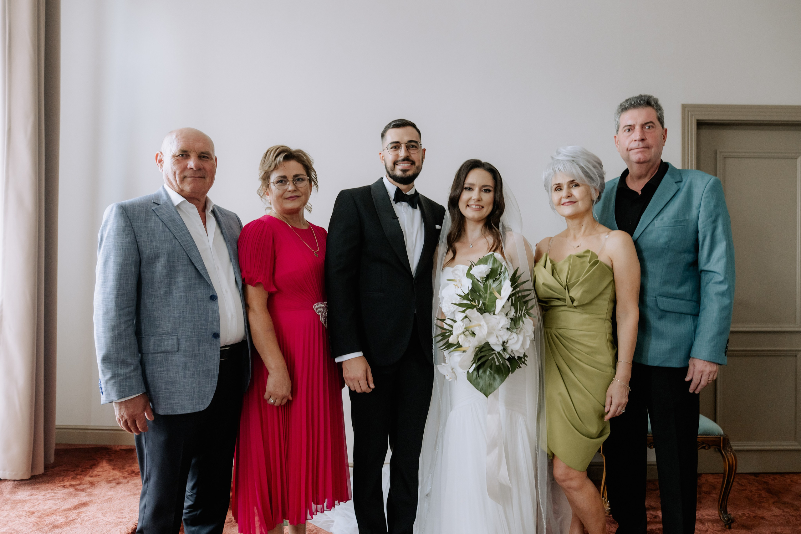 Cununie civila in aer liber , artificii de zi colorate , decor nunta , nunta la Hotel Traian. Proud Vision Weddings | Wedding Photography & Film — Servicii profesionale Foto Video Nunta Iasi