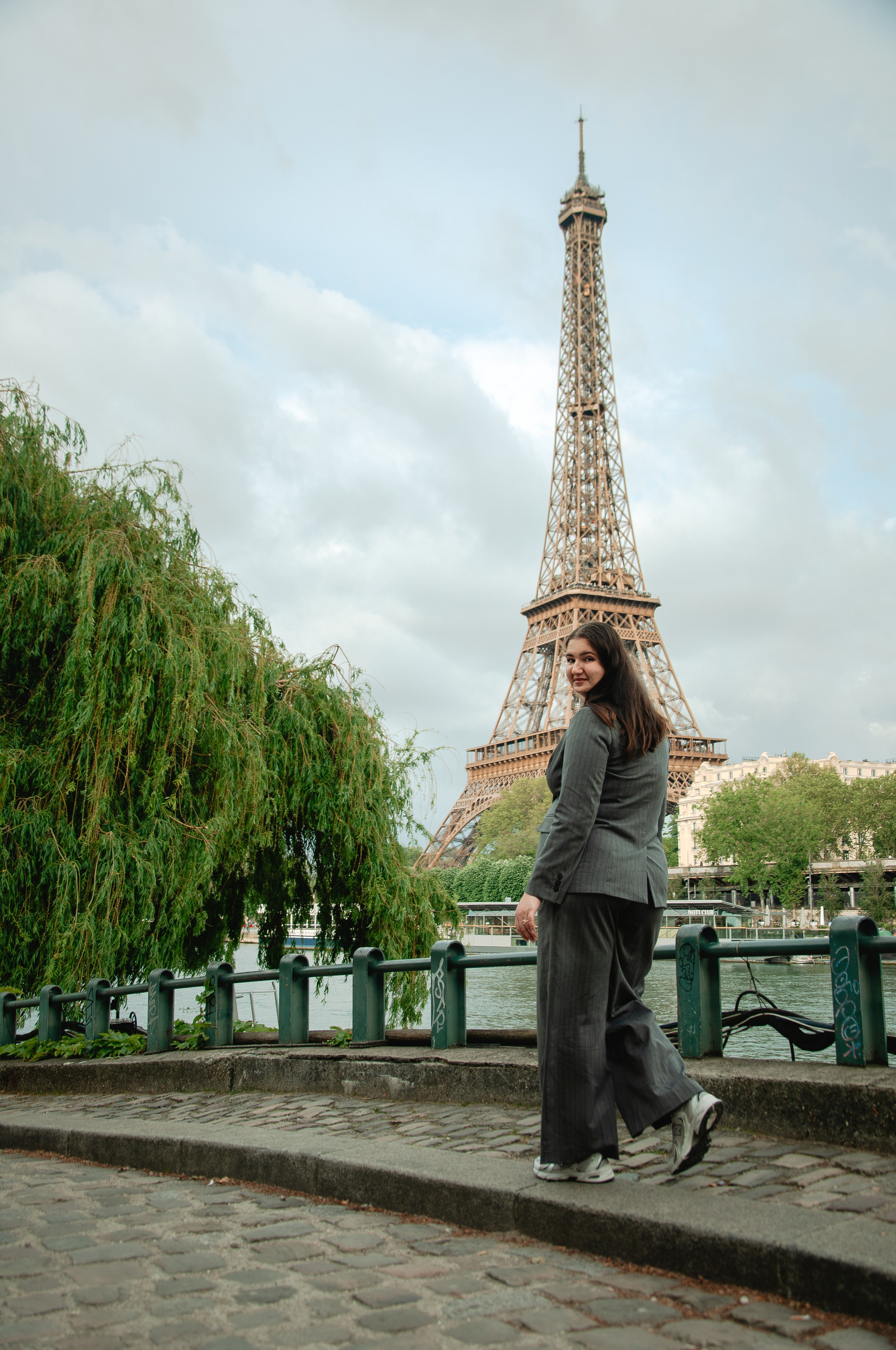 Инна и Камиля — день рождения в Париже. Paris photographer — Polina Osipova