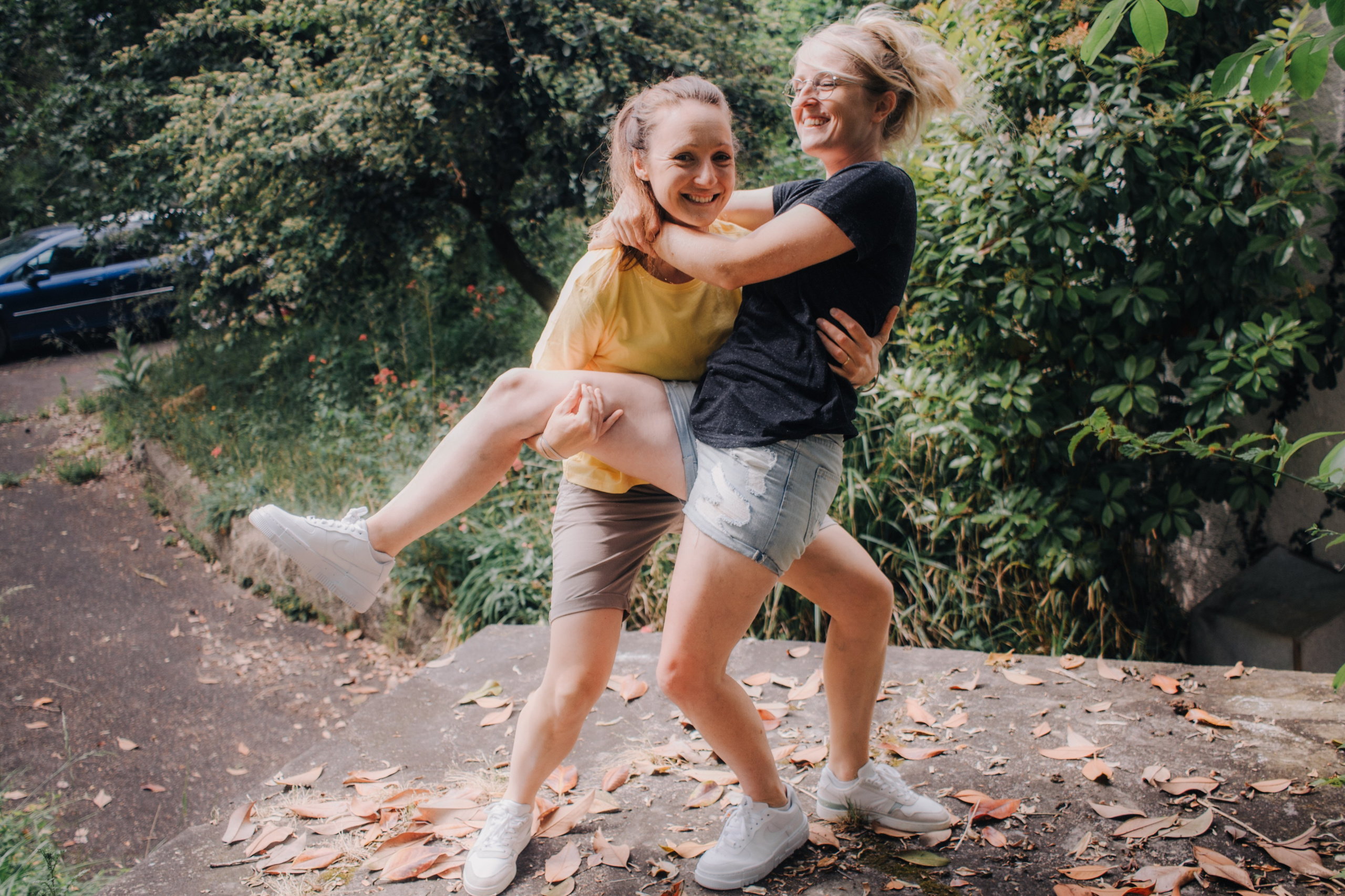 Anais et Tiffany. Photographe professionnelle à Poitiers, Tours et Châtellerault | Studio photo entre Poitiers et Tours – portraits, familles, entreprises, ma