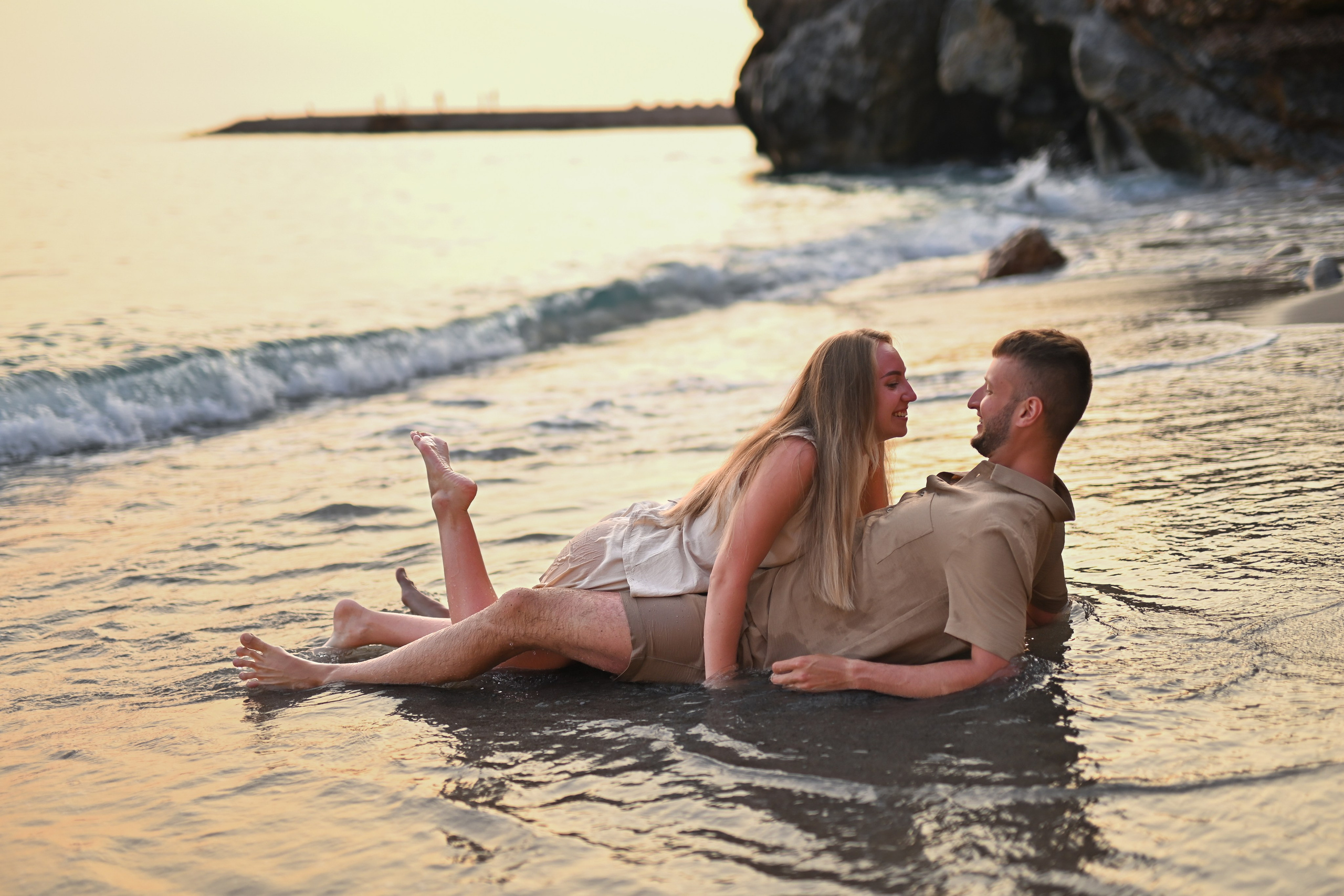 Love story на диком пляже в Конаклы. Photographer in Alanya, Side, Manavgat. Türkiye