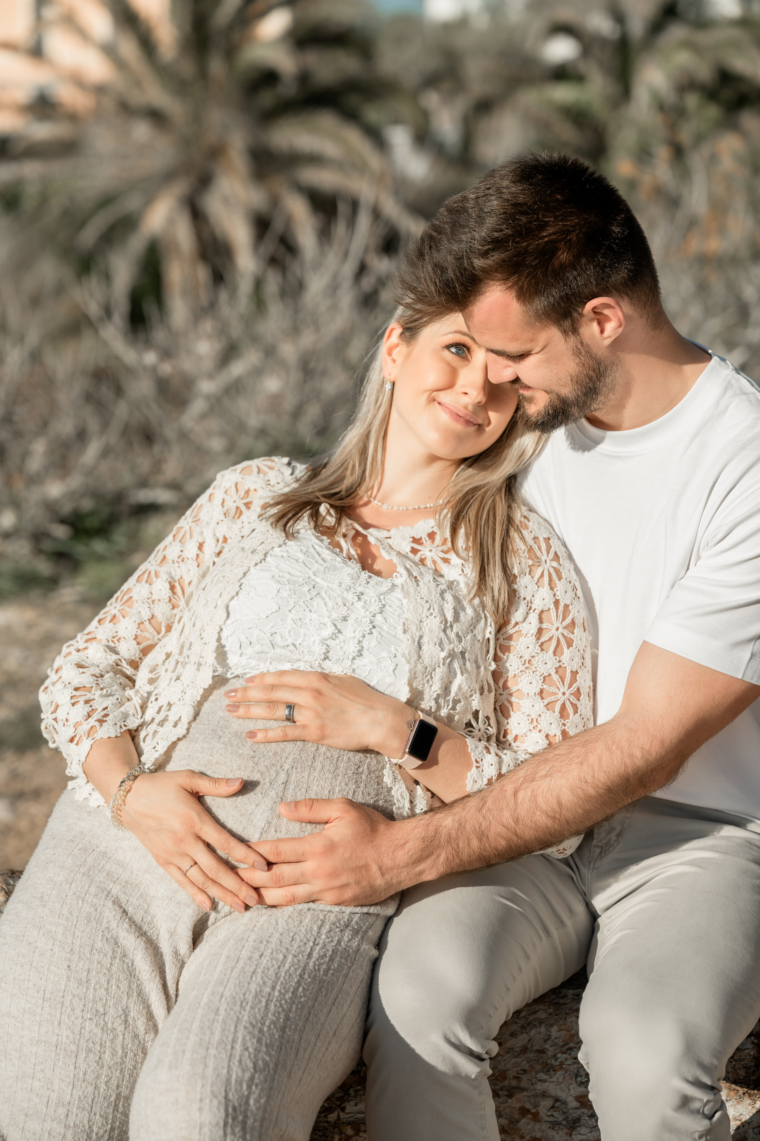 Schwangerschaftsshooting am Meer. Deine Fotografin auf Mallorca für Familien und Business
