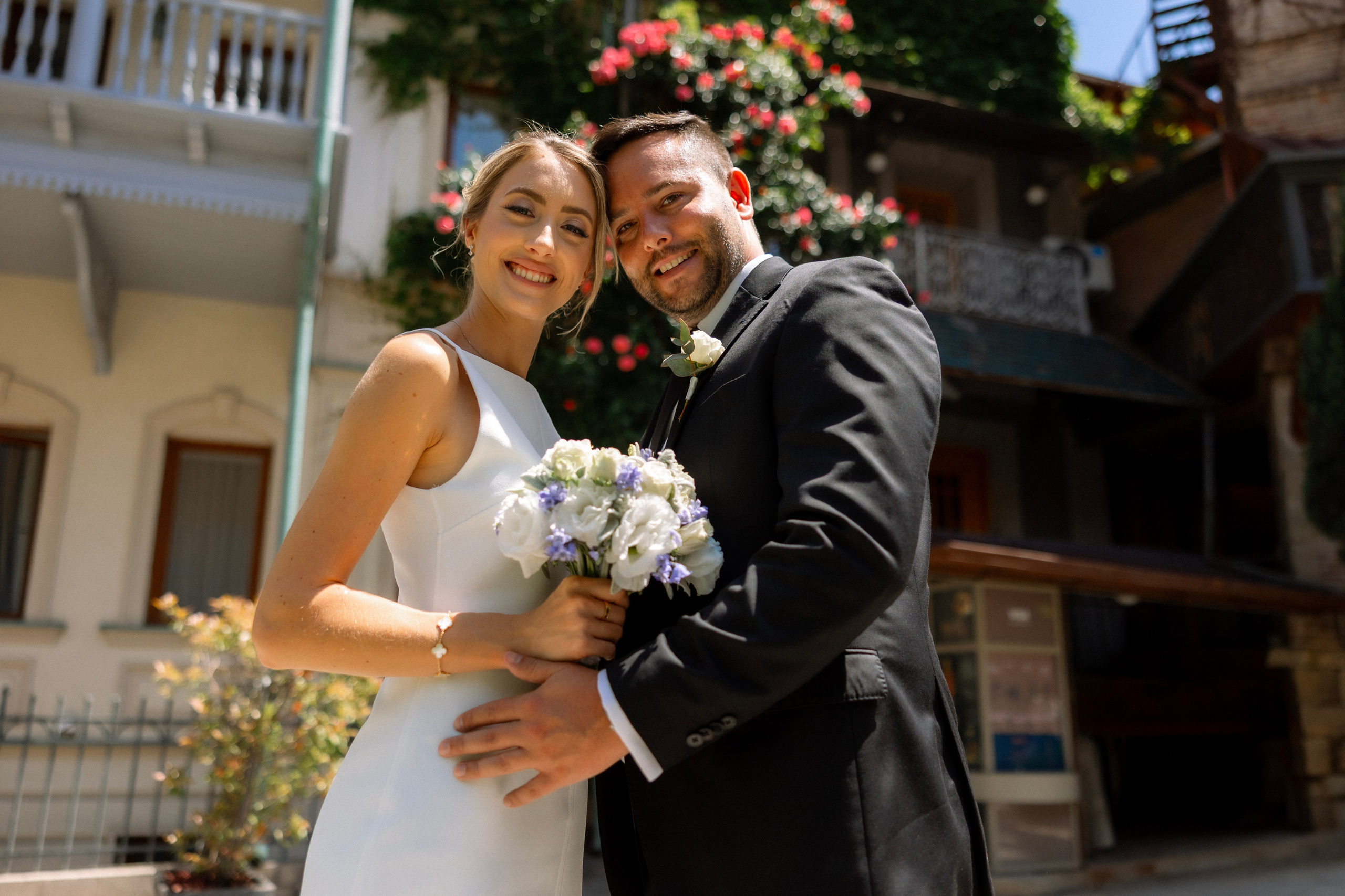 Lovely moments in Tbilisi. Wedding photographer in Tbilisi Ioseb Mamniashvili