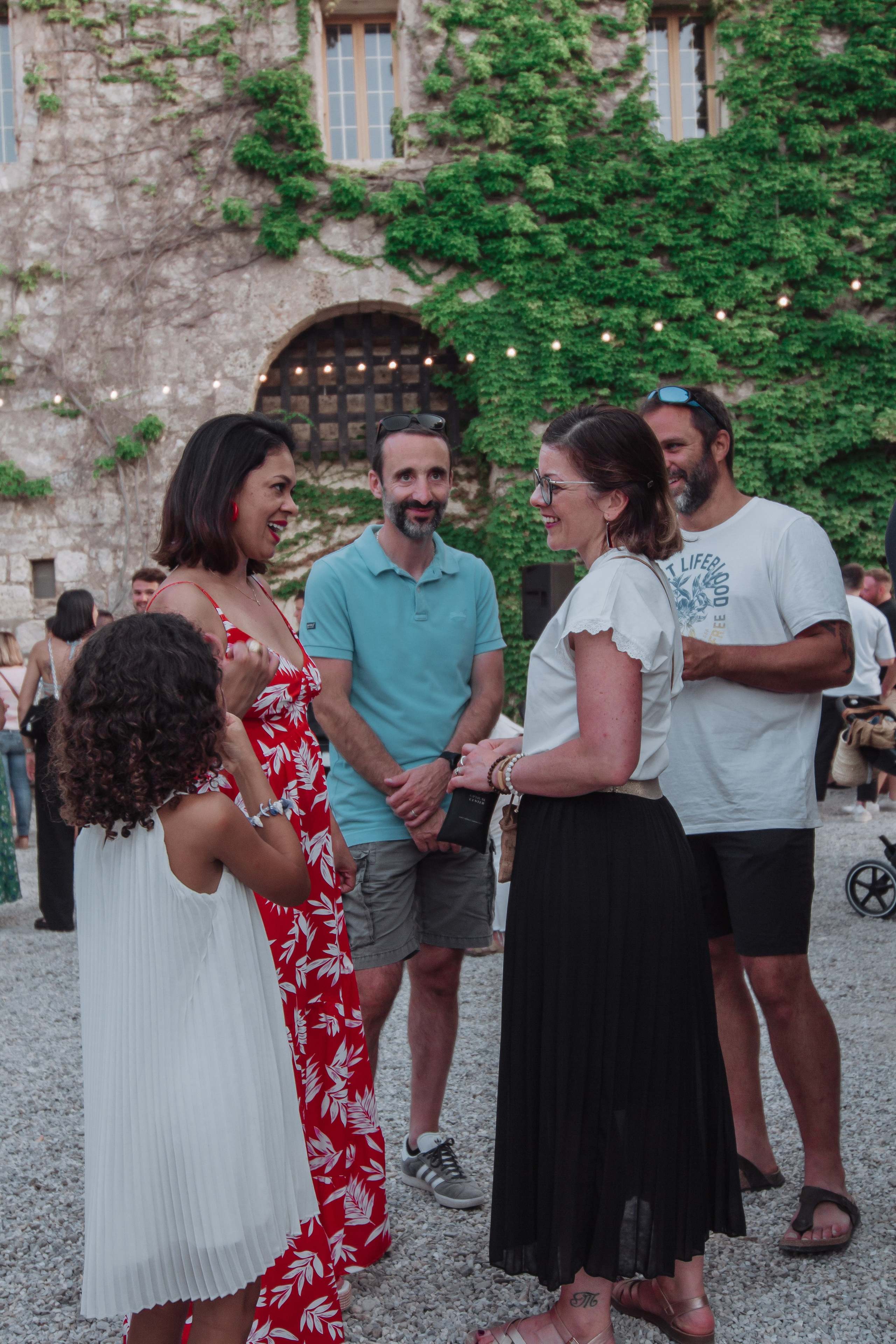 Reportage de fête au Château Prat de Cest. Professional Photographer in France | Poitiers, Tours & Châtellerault | Portrait, Family, Corporate & Wedding Photography