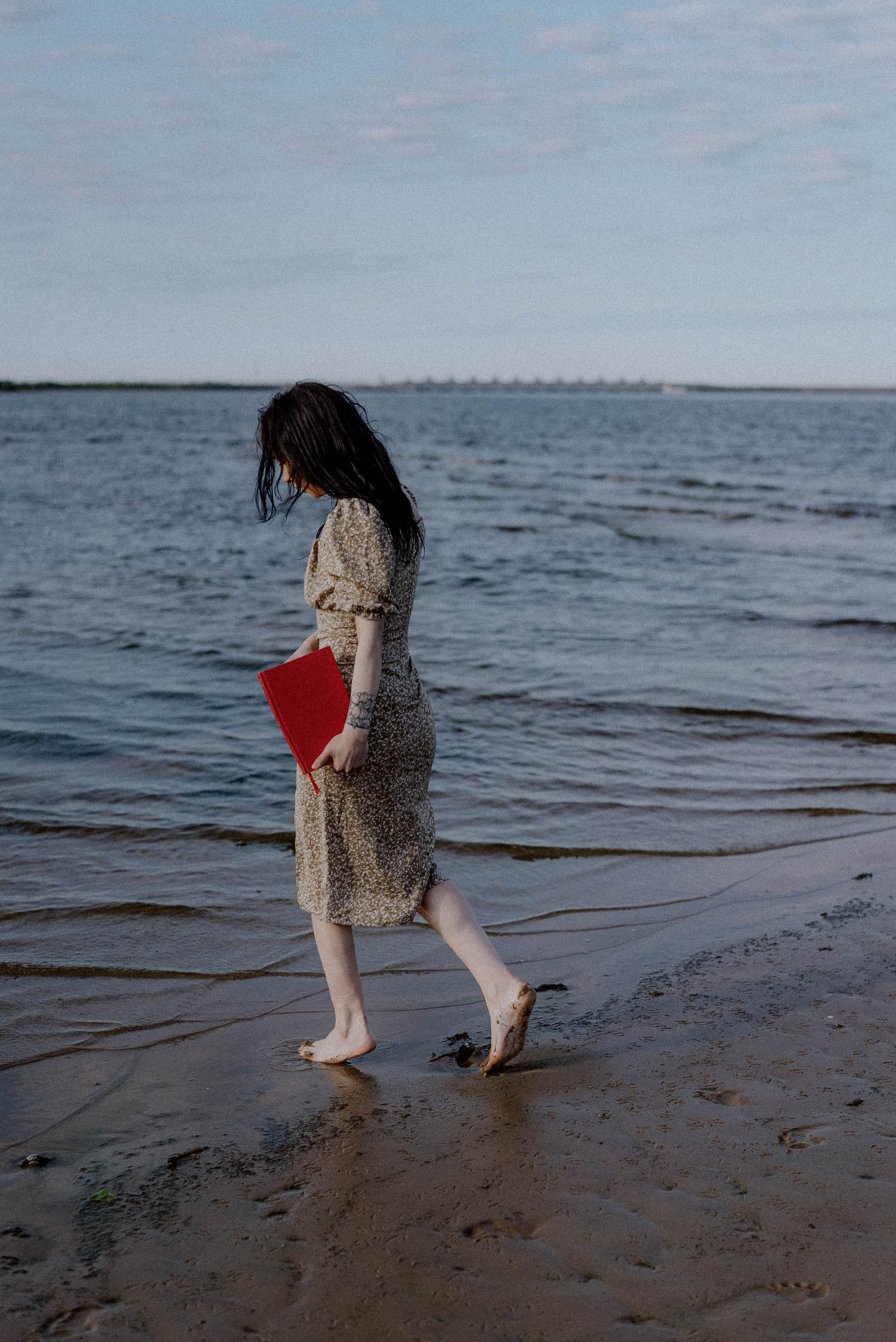 Bed in water. Videographer and photographer in New York // MAKAROV.VIDEO