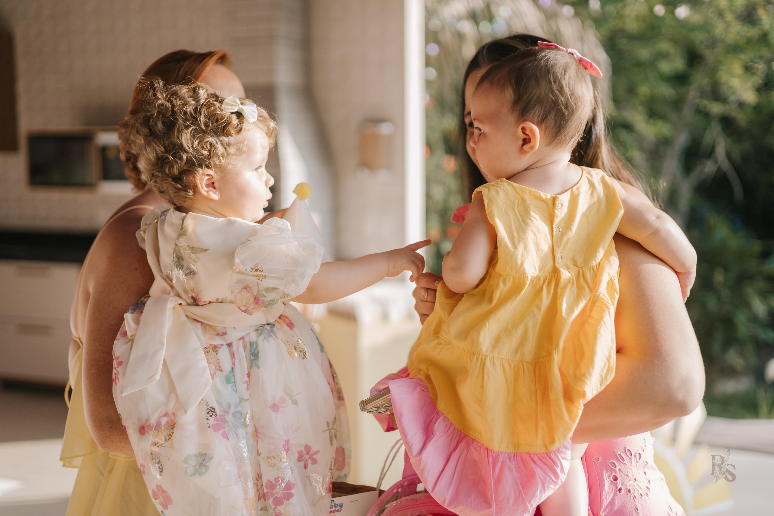 Aurora — 1 ano. Fotógrafo Richard Silvestre — Casamentos na Bahia