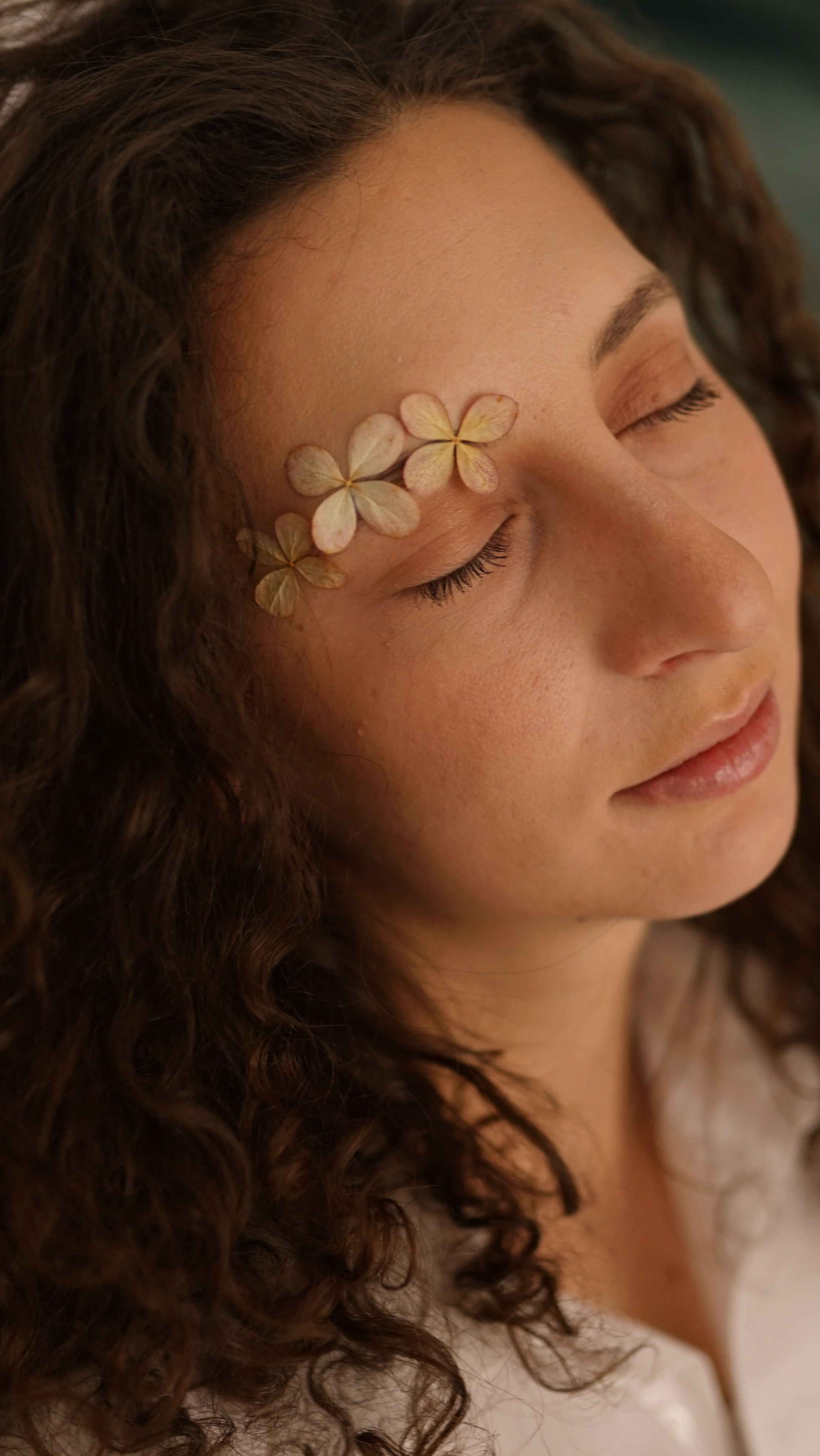 Fotografie de Portret Brașov | Artist Mădălina Beda. Madalina Beda- Artist vizual, fotograf, doula la nastere, consultant babywearing Brasov si in toata tara