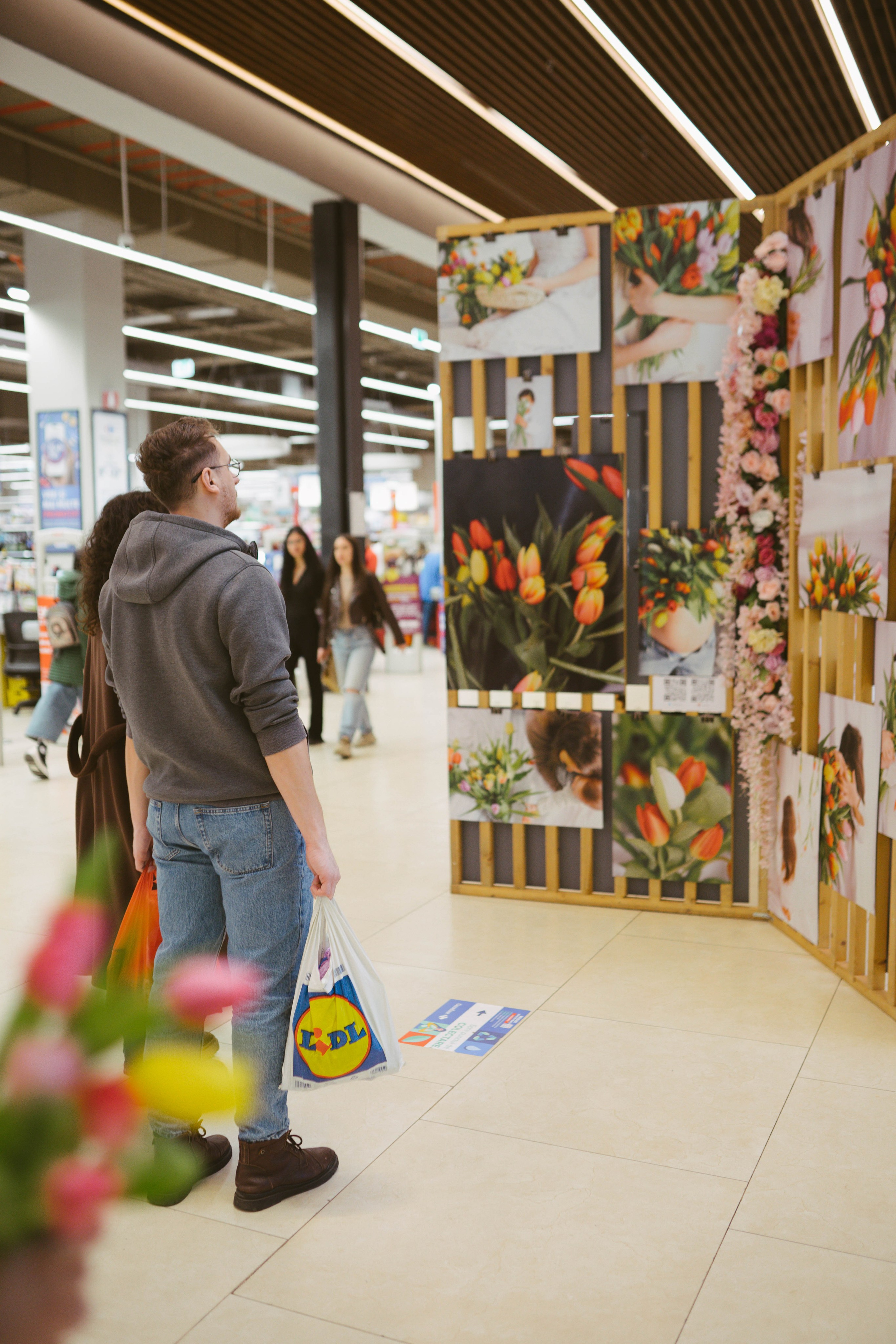 Expozitie Fotografie AFI BRASOVA fi Primăvară: Manifest Vizual despre Viață | Mădălina Beda. Madalina Beda- Artist vizual, fotograf, doula la nastere, consultant babywearing Brasov si in toata tara