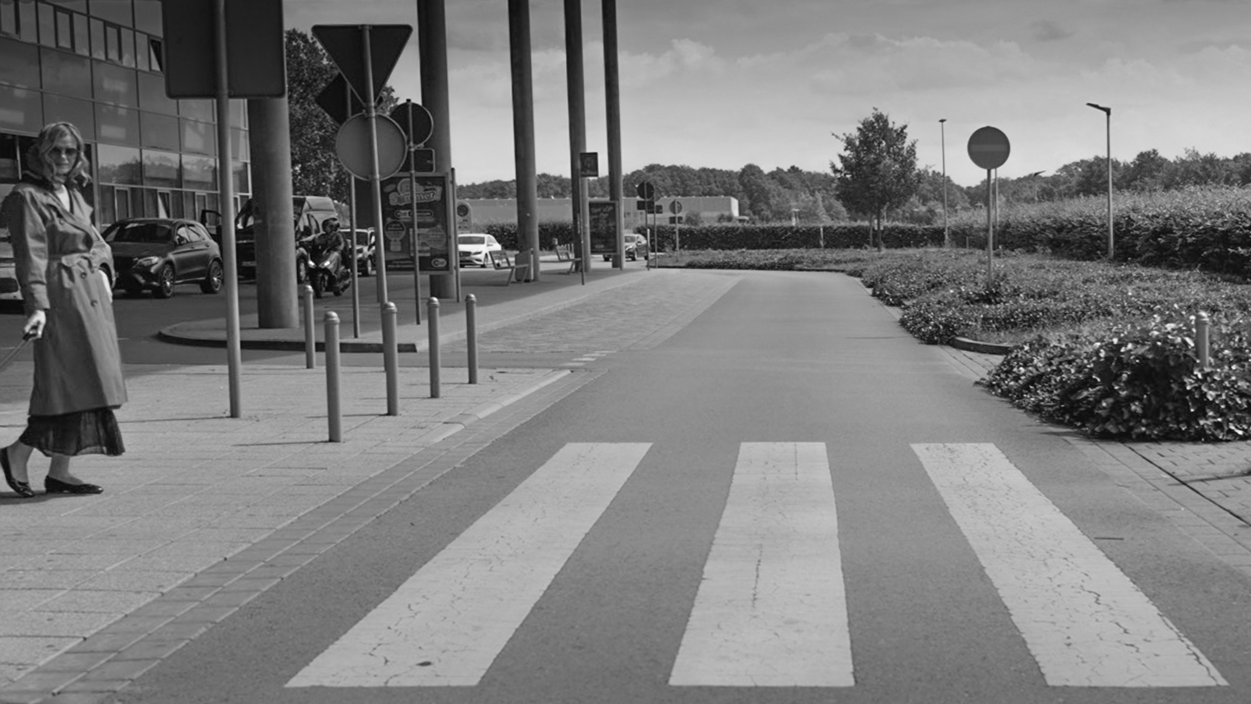 Schwarz-Weiß-Fotoshooting am Flughafen. Schwarz-weiß Fotografie in Münster. Fotografin Viktoria Roschen