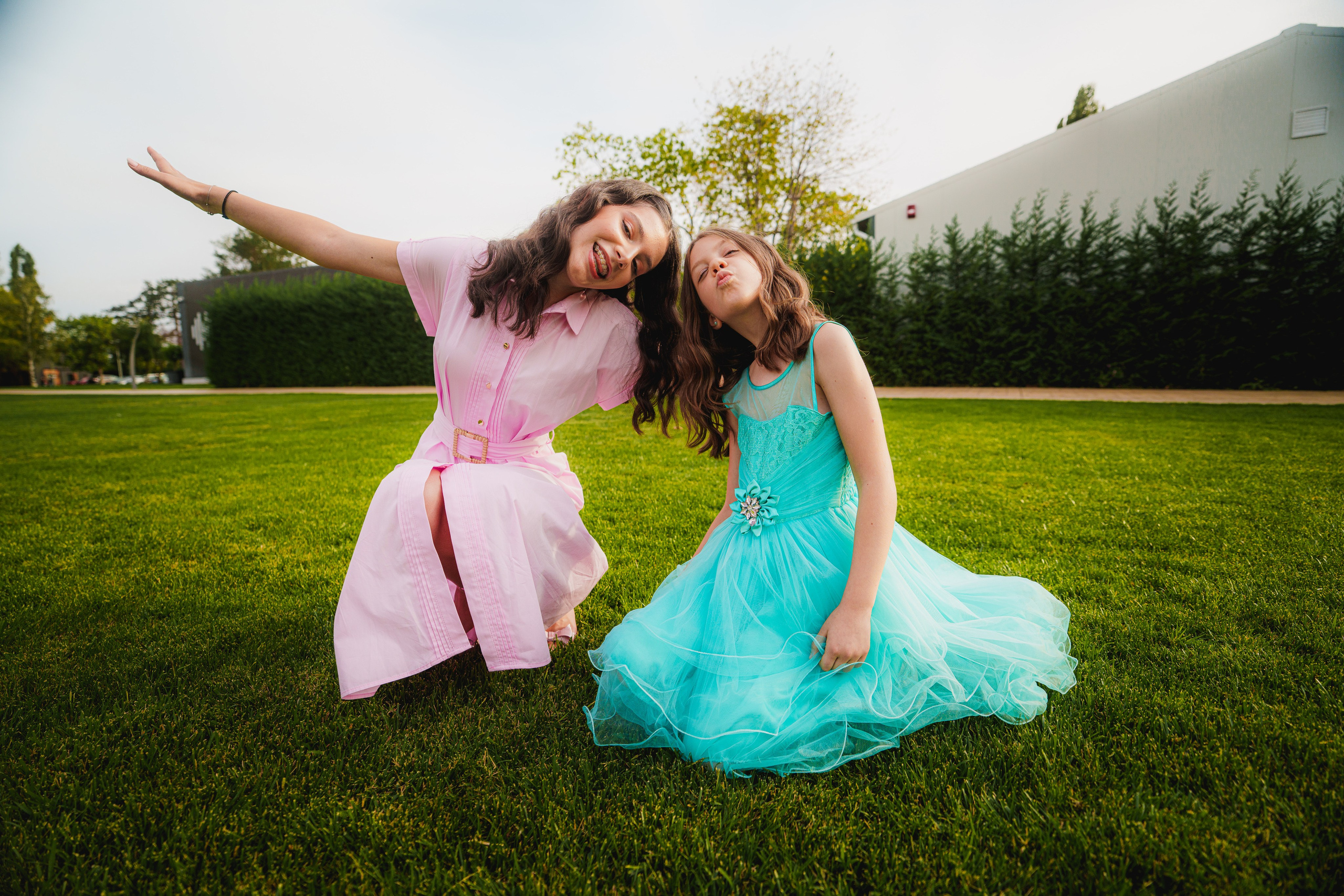 Ședința foto cu Ecaterina și Ilinca – portrete pline de zâmbete și emoție. Liviu Andrei - Fotograf