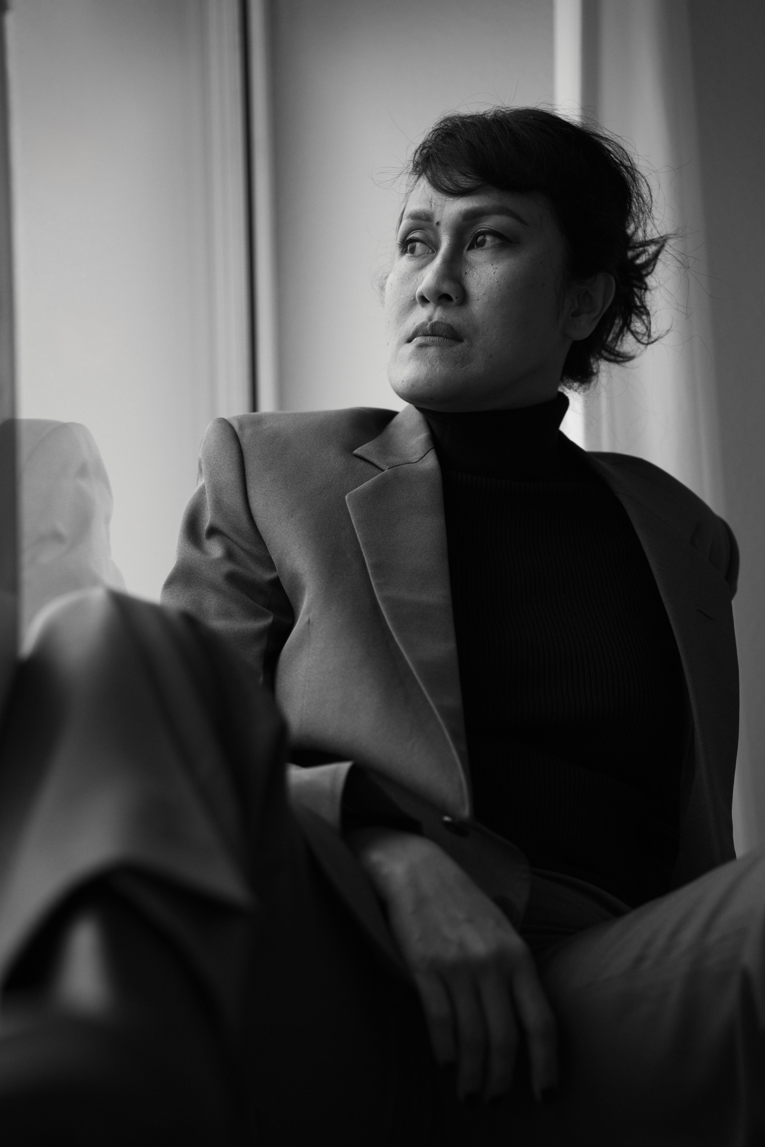 Fotosessions einer Frau im Männerlook. Schwarz-weiß Fotografie in Münster. Fotografin Viktoria Roschen