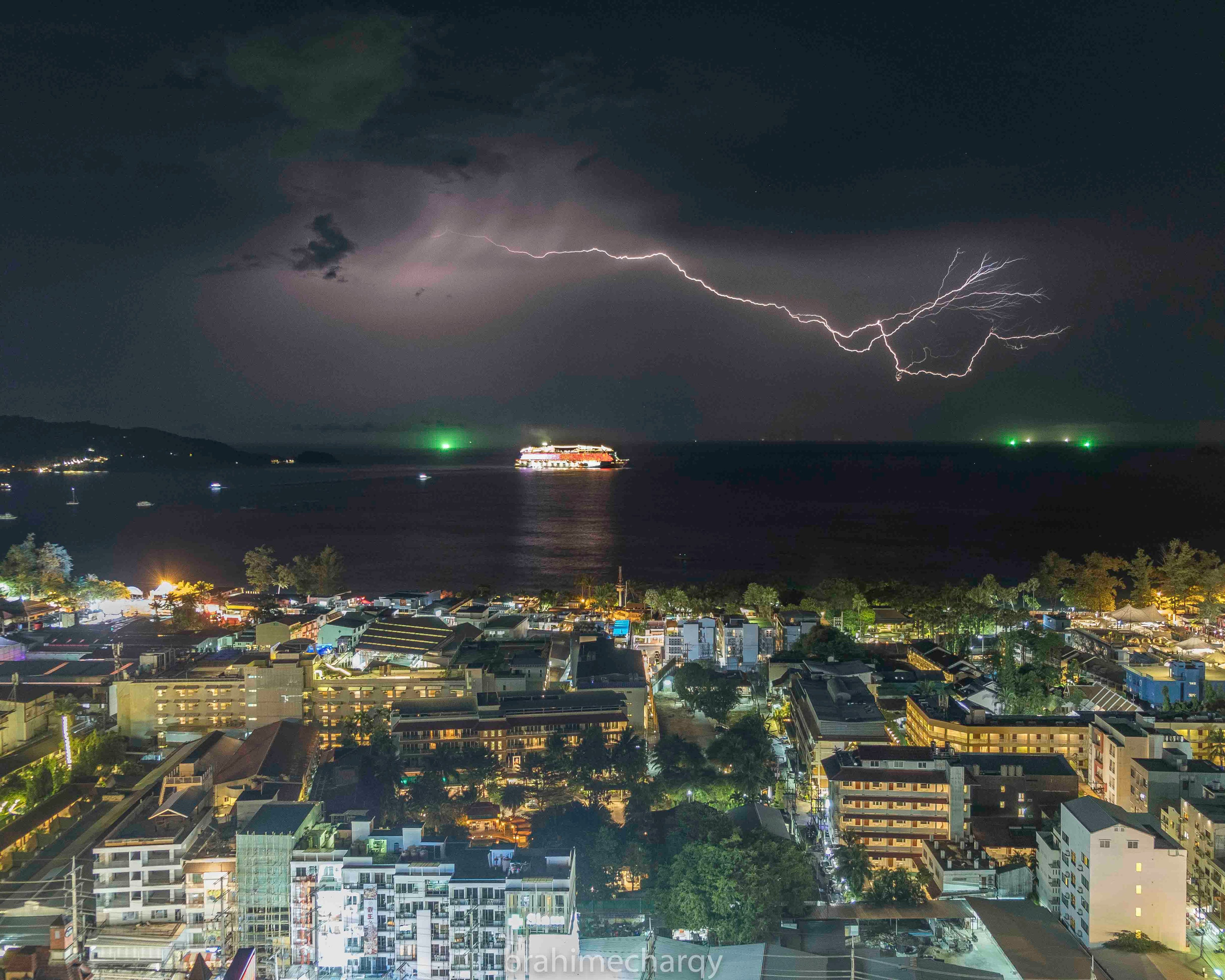 Фото. Брахим — фотограф