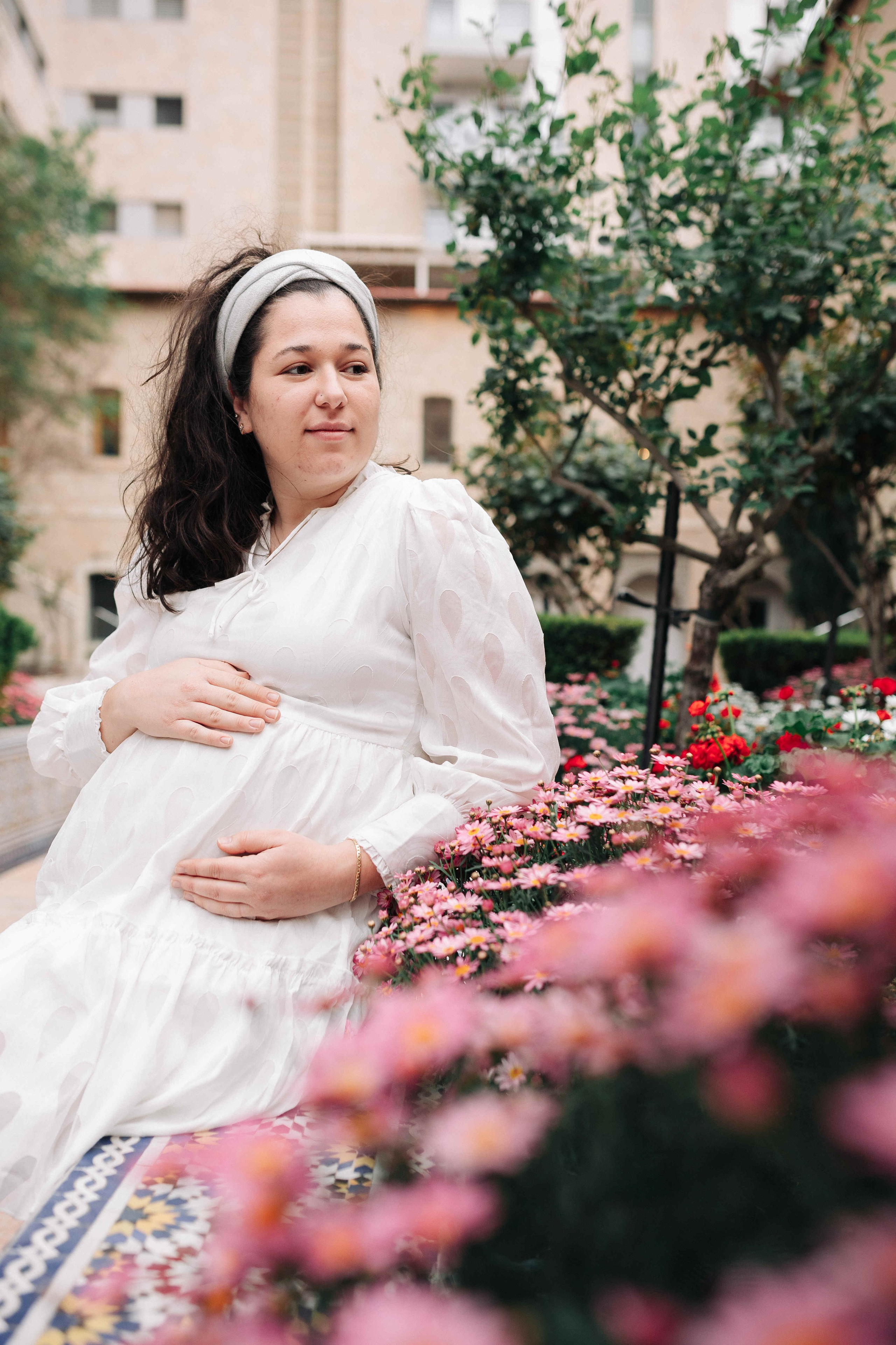EXPECTING A BABY, JERUSALEM. PHOTOGRAPHER IN ISRAEL