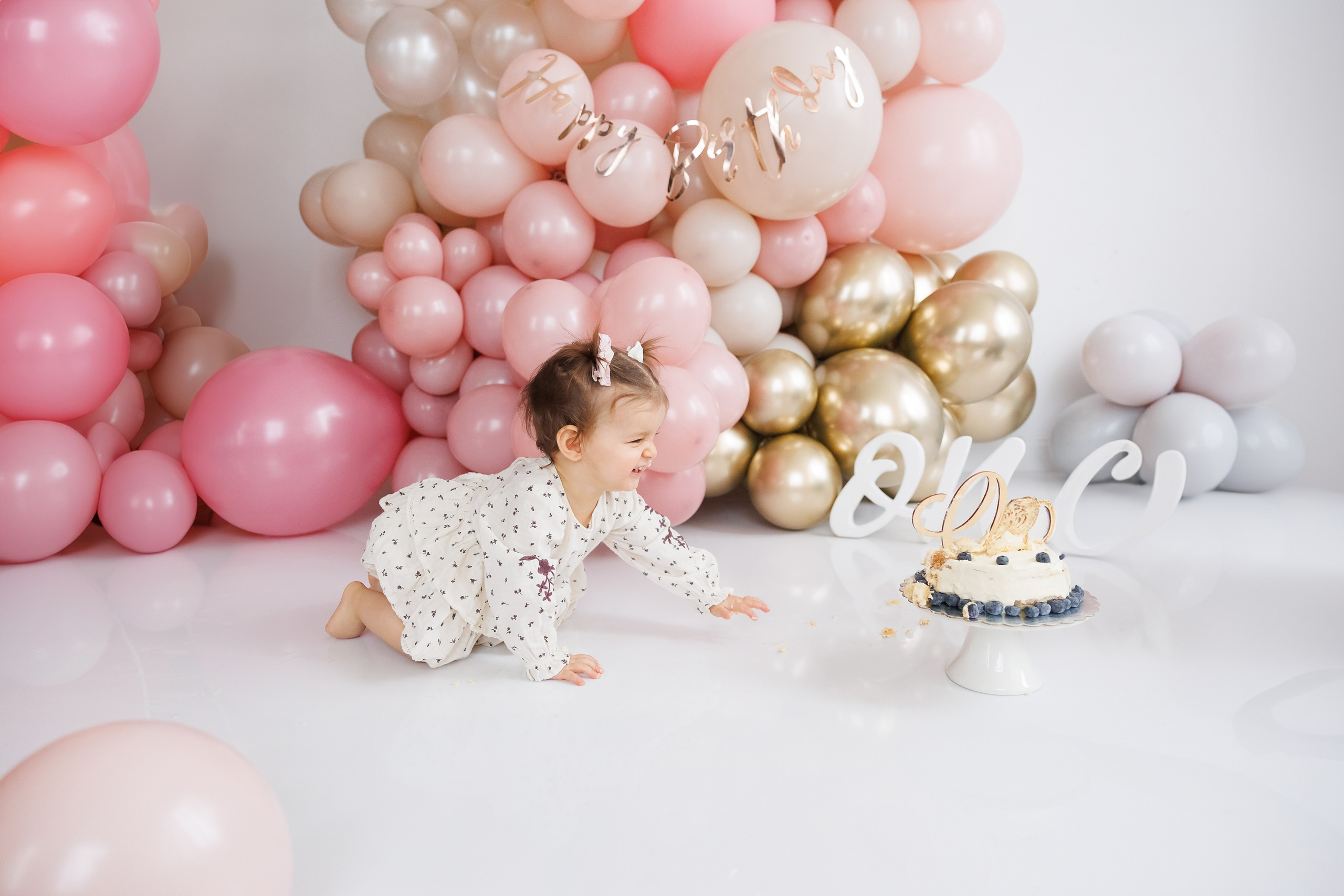 Smash cake. Фотограф Ирина Йотова