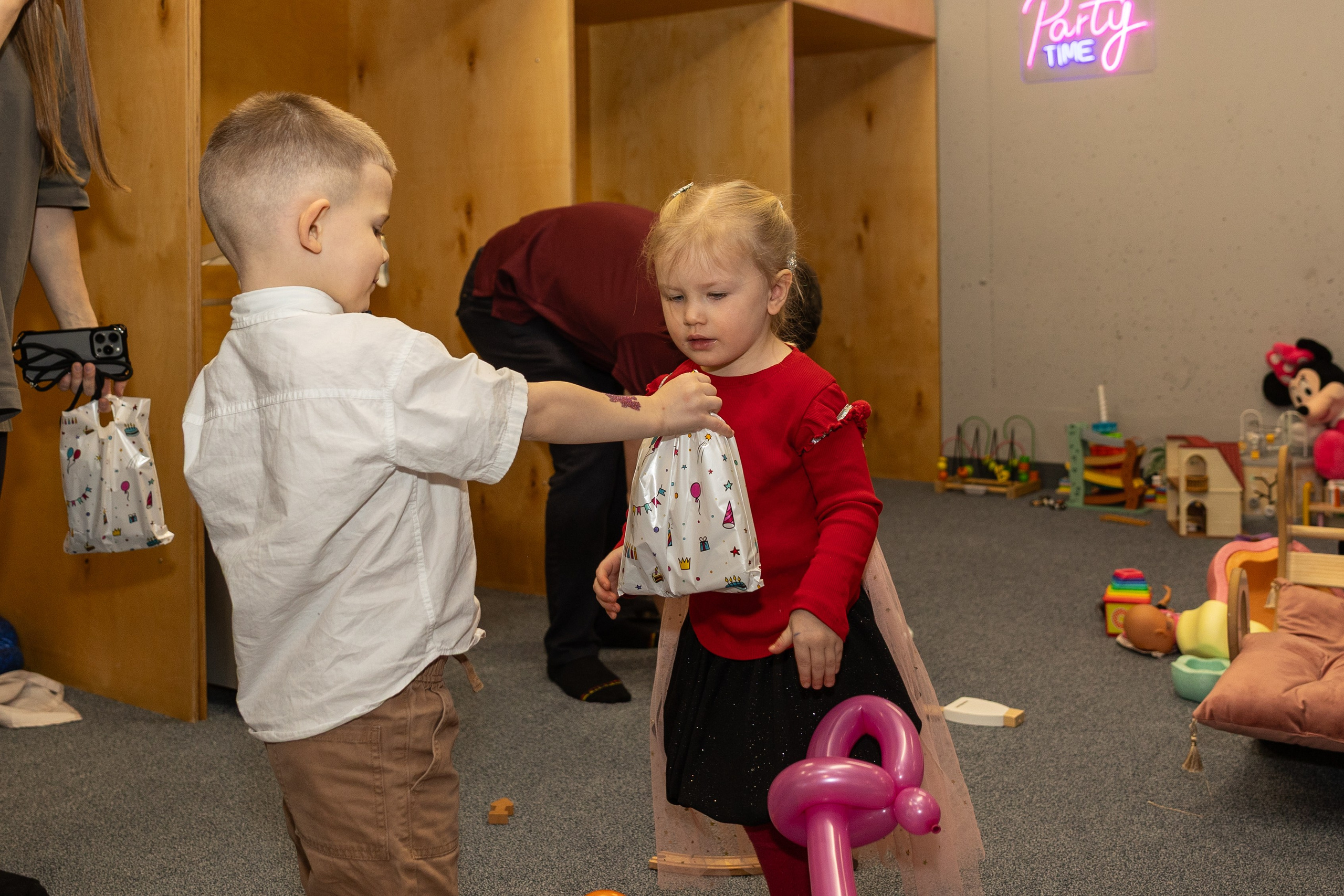 День рождения Артёма 24 января 2026 года. Семейный и детский фотограф в Варшаве Мила Бобровская