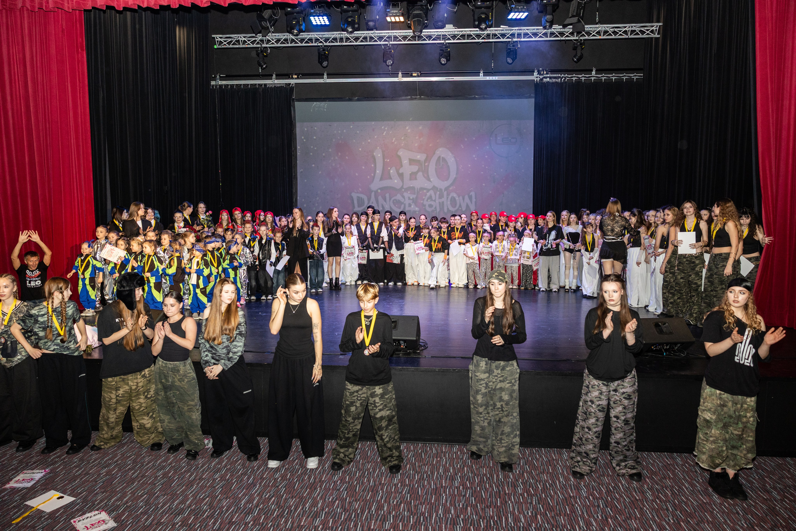 LEO DANCE SHOW WINTER 2025. Семейный и детский фотограф в Варшаве Мила Бобровская