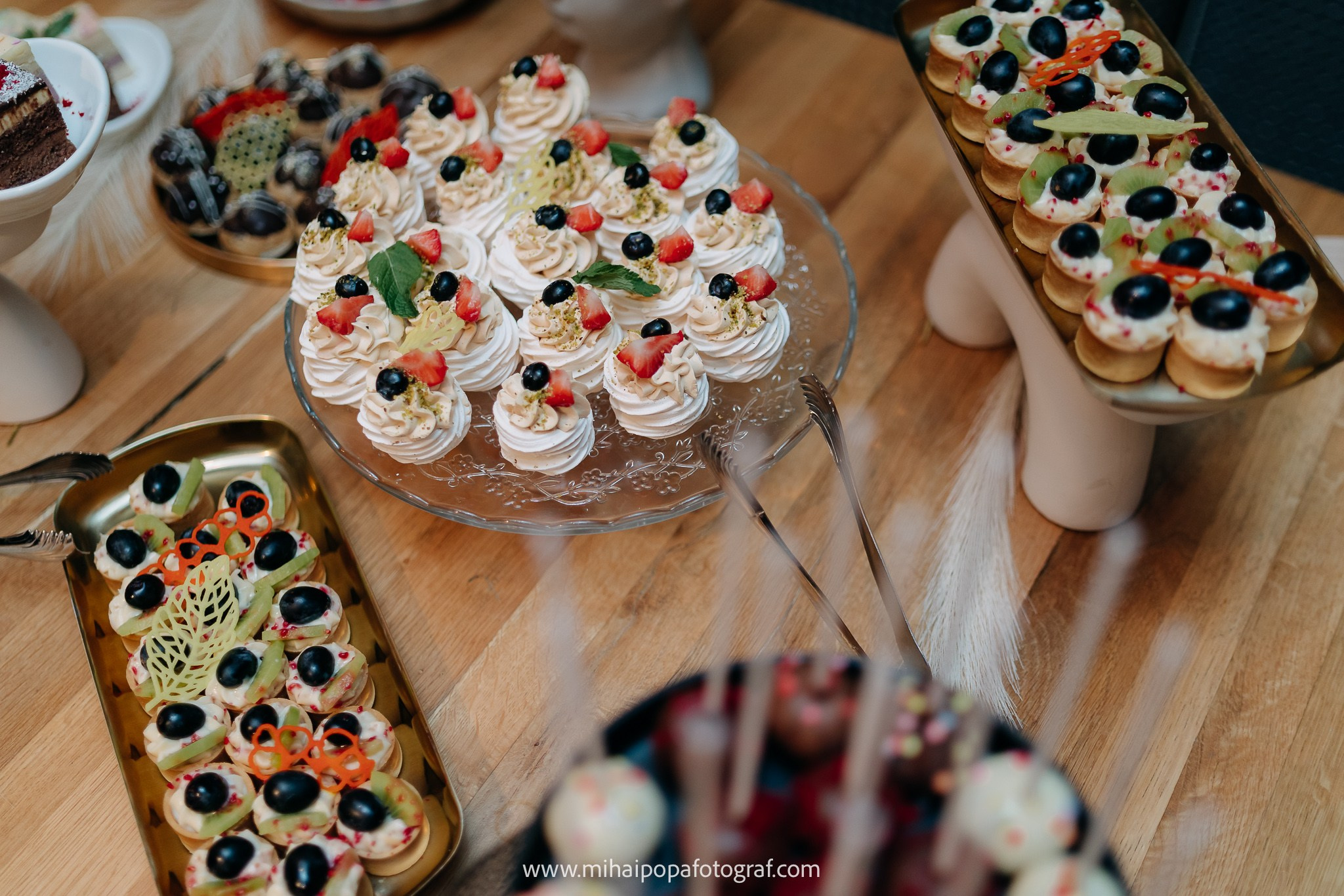 Fotograf de botez în Bucuresti| Mihai Popa Fotograf. Fotograf Nuntă & Botez București - Mihai Popa | Dincolo de oameni, imortalizez emoții!