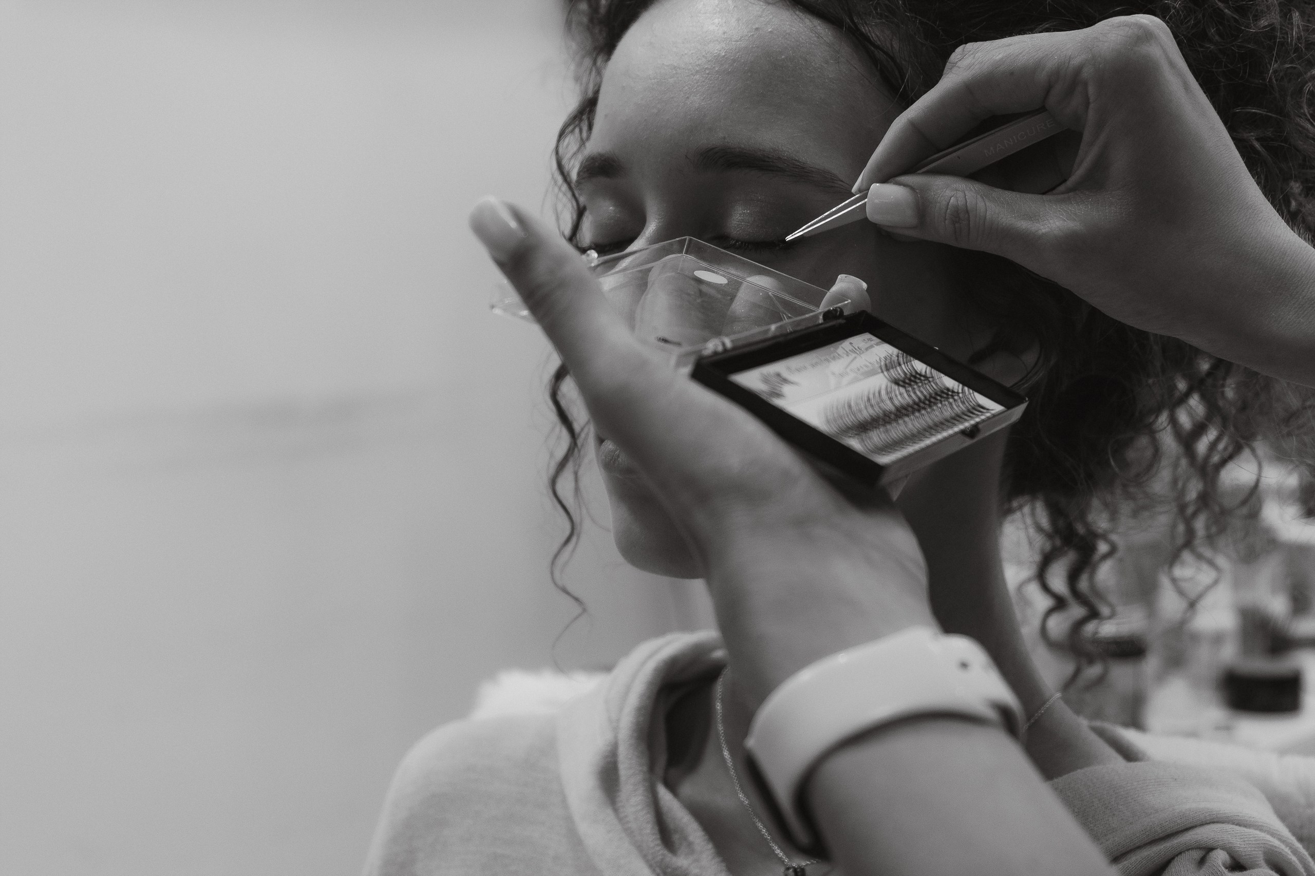 Preparación del backstage de una marca en un desfile de moda en Torrevieja — Fotógrafo de backstage Andrey Lukovnikov
