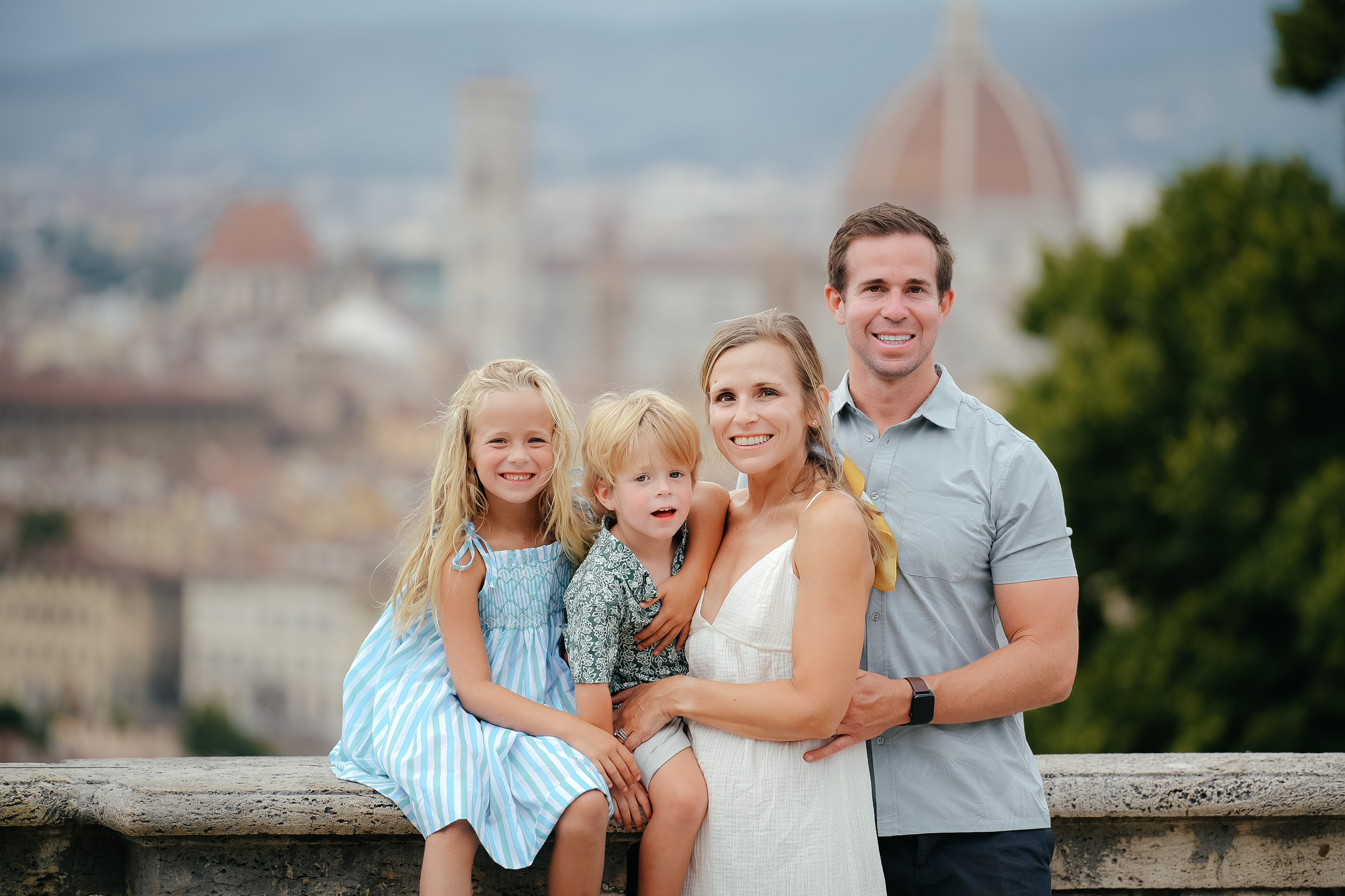 Nicole & Family. Wedding Photographer in Italy