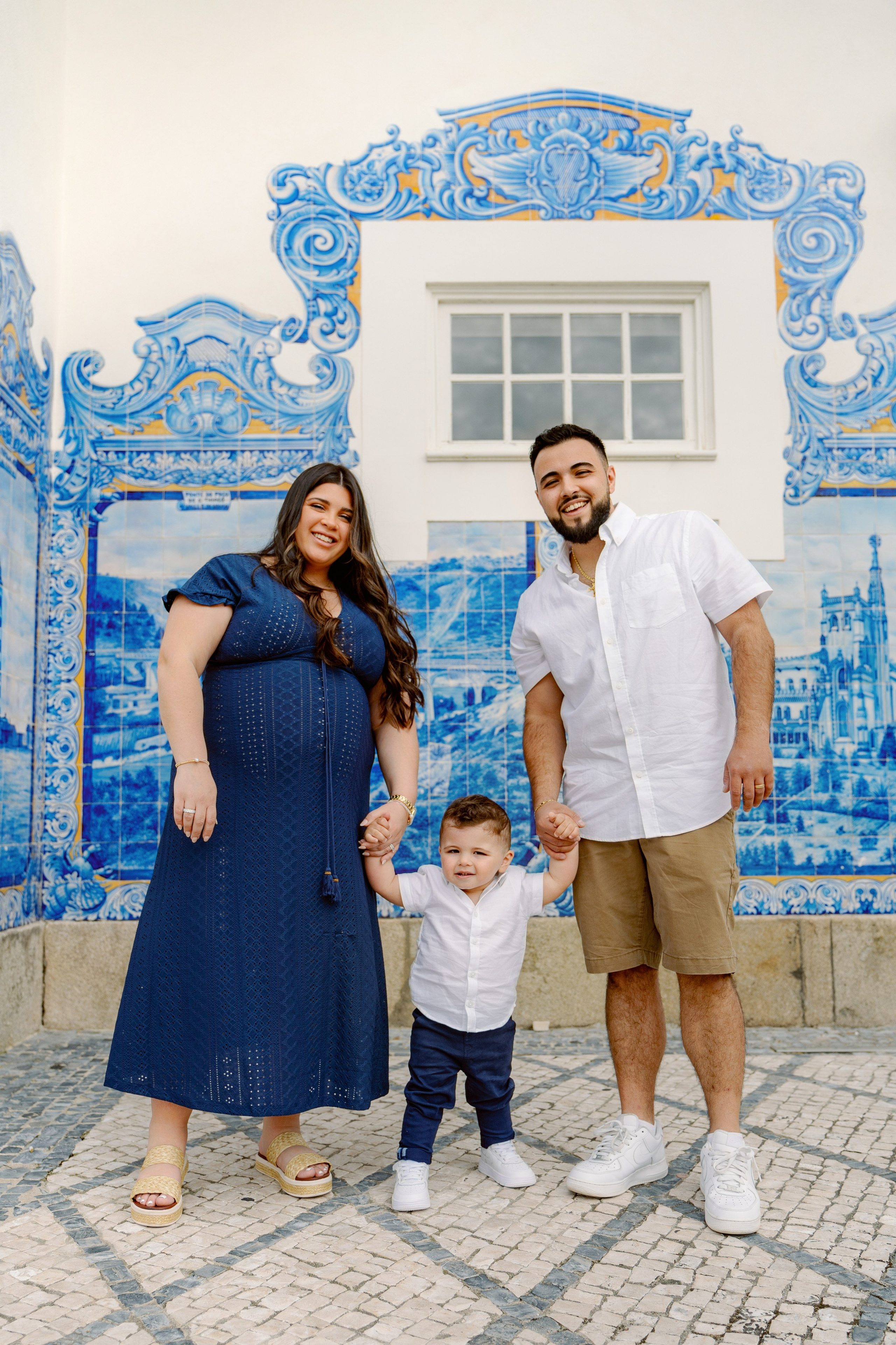 FAMILY PHOTO SHOOT IN AVEIRO. Photo and video shoots, photo tours in Portugal — WePortugal