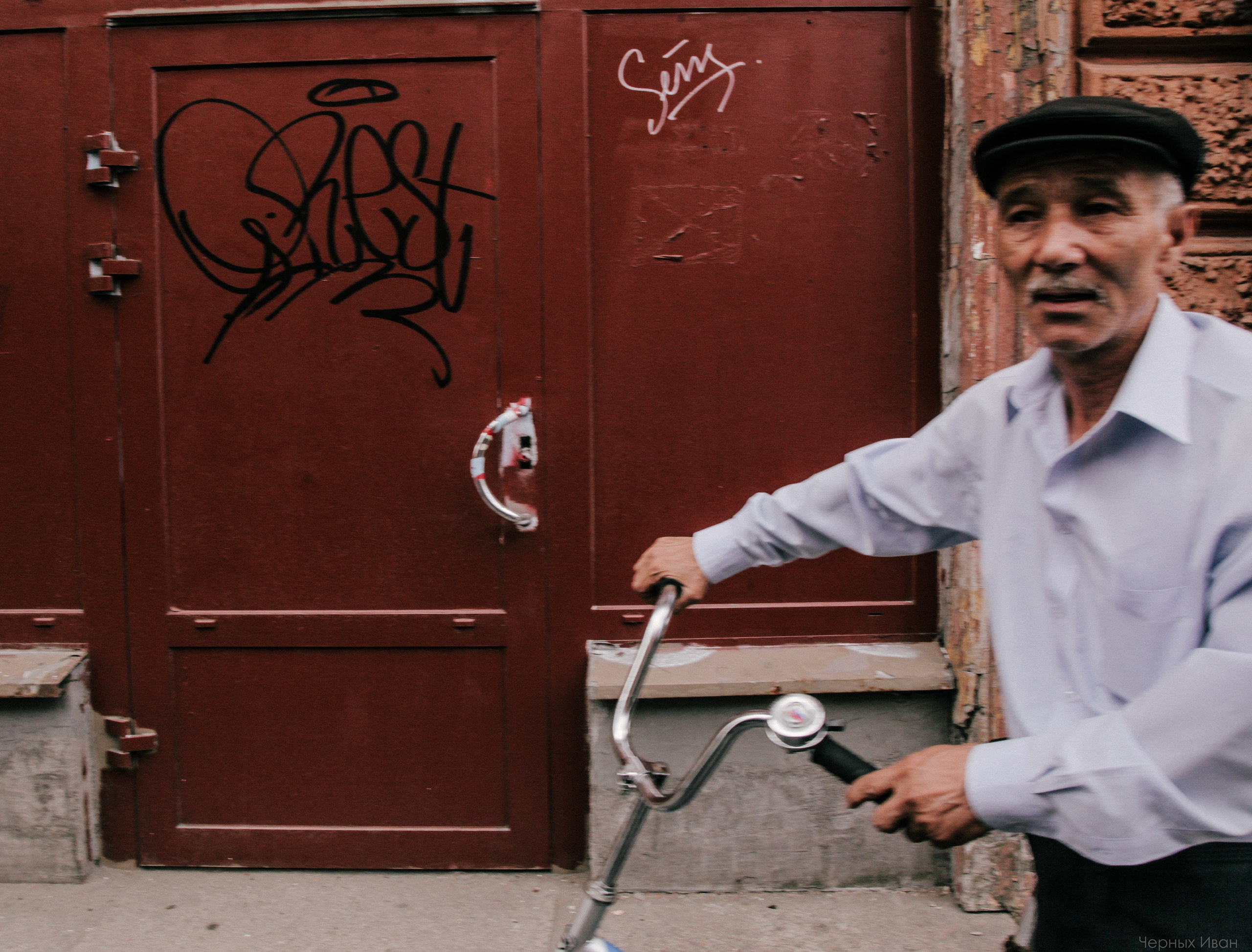 2016. Стрит-фотография, полная абсурда, идиотизма и красоты