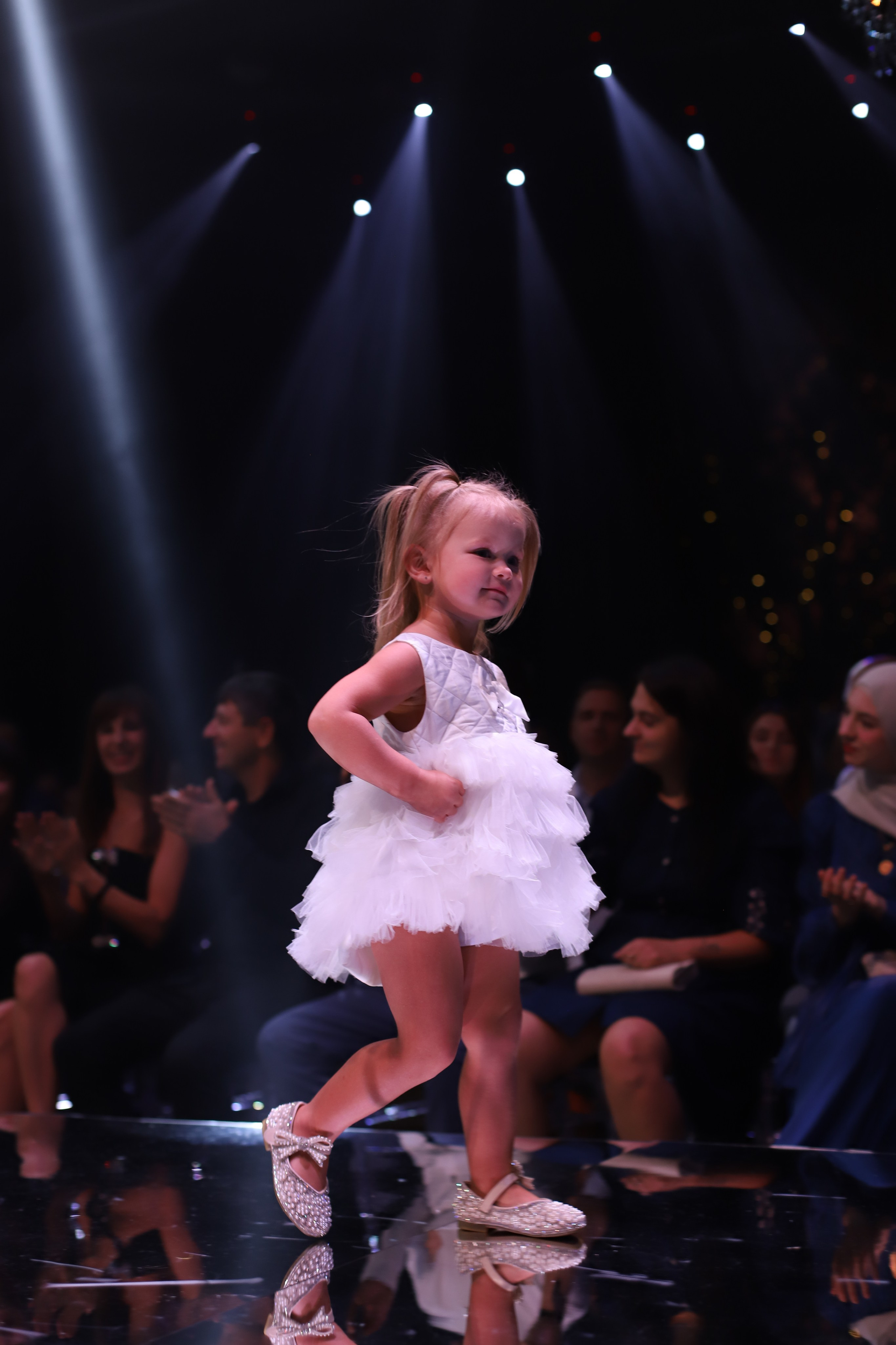 Young Fashion Show. VALERIIA VIUNOVA individual shooting\love story\event\brand