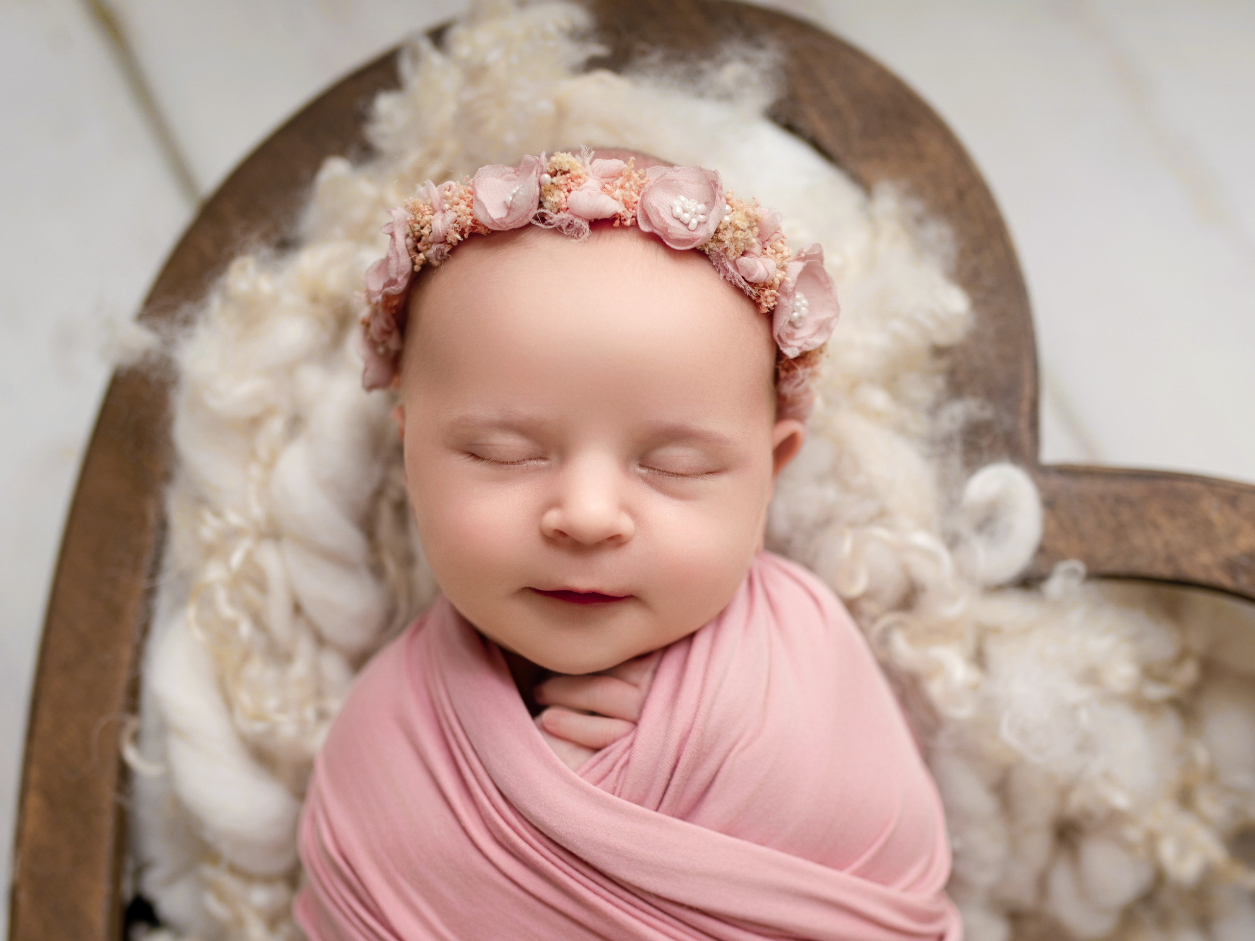 Esu Aleksandra naujagimių ir kudikių fotografė iš Vilniaus