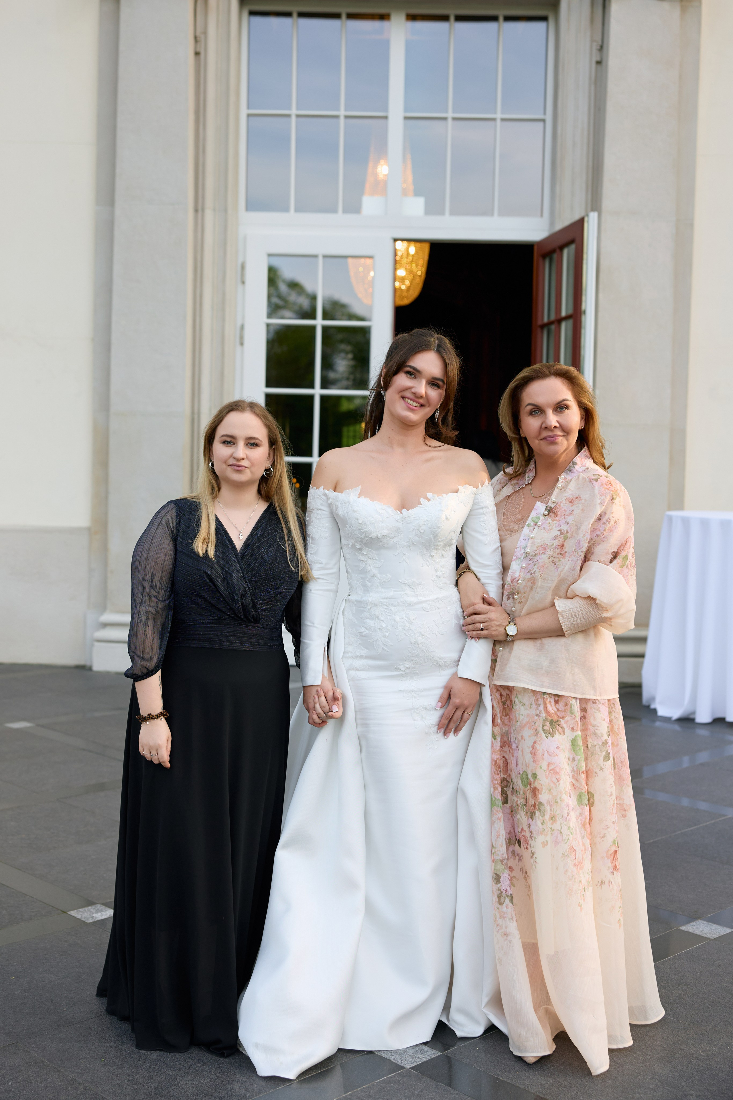 Wiktoria & Kacper. Pałac Goetz. Fotograf ślubny i rodzinny w Krakowie Yana Klymova