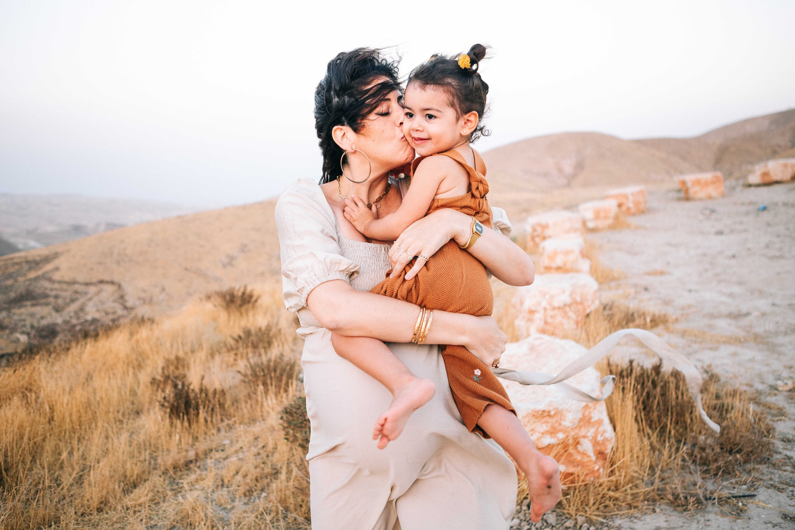 PREGNANT PHOTOSESSION IN THE DESERT. PHOTOGRAPHER IN ISRAEL
