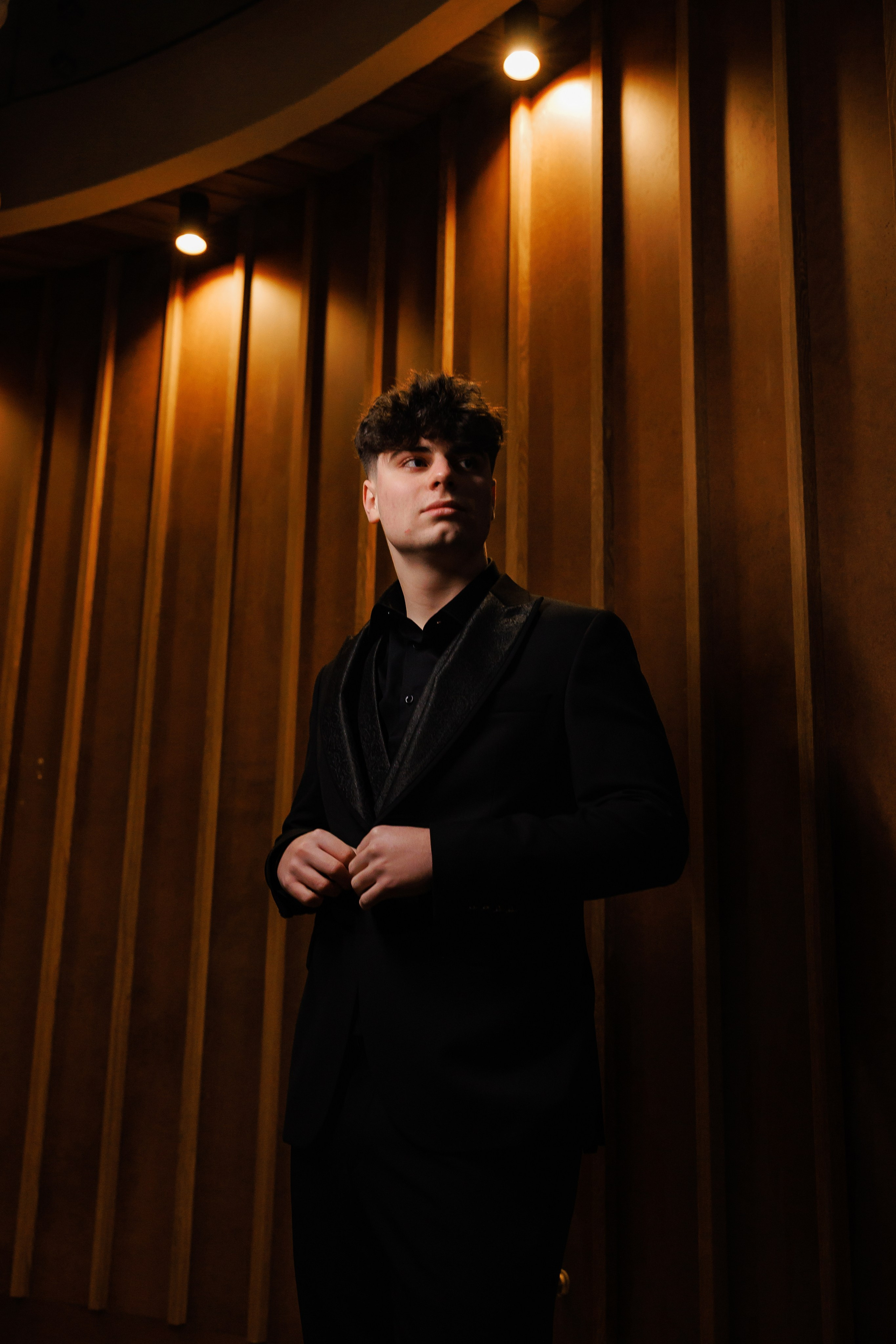 Fotografii de majorat. Adrian Bârsan