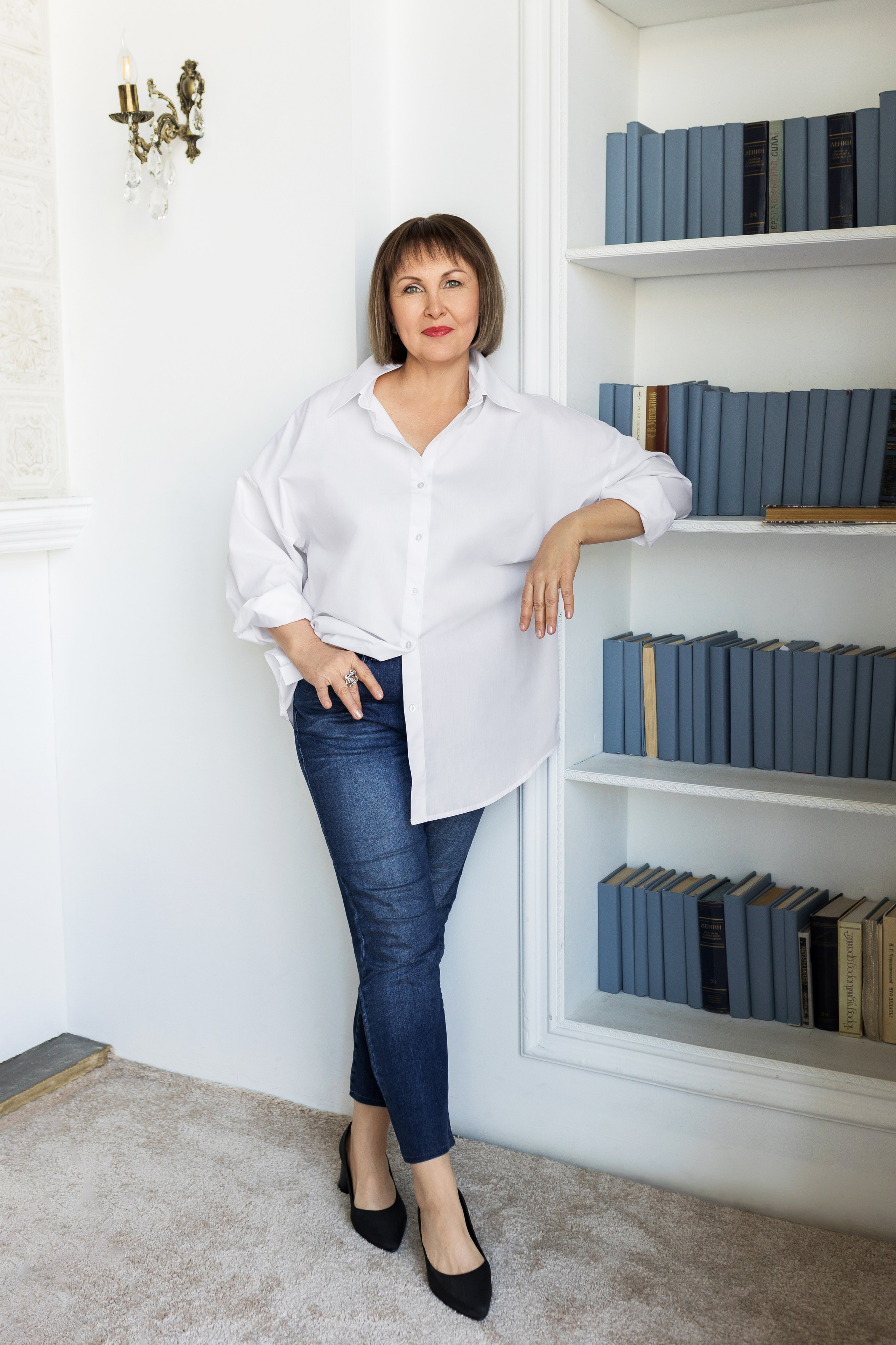 Professional studio portrait in Belgrade with soft lighting, Artistic studio portrait session in Belgrade, Serbia, Studio portrait with professional lighting setup, Elegant portrait taken in a photography studio in Belgrade