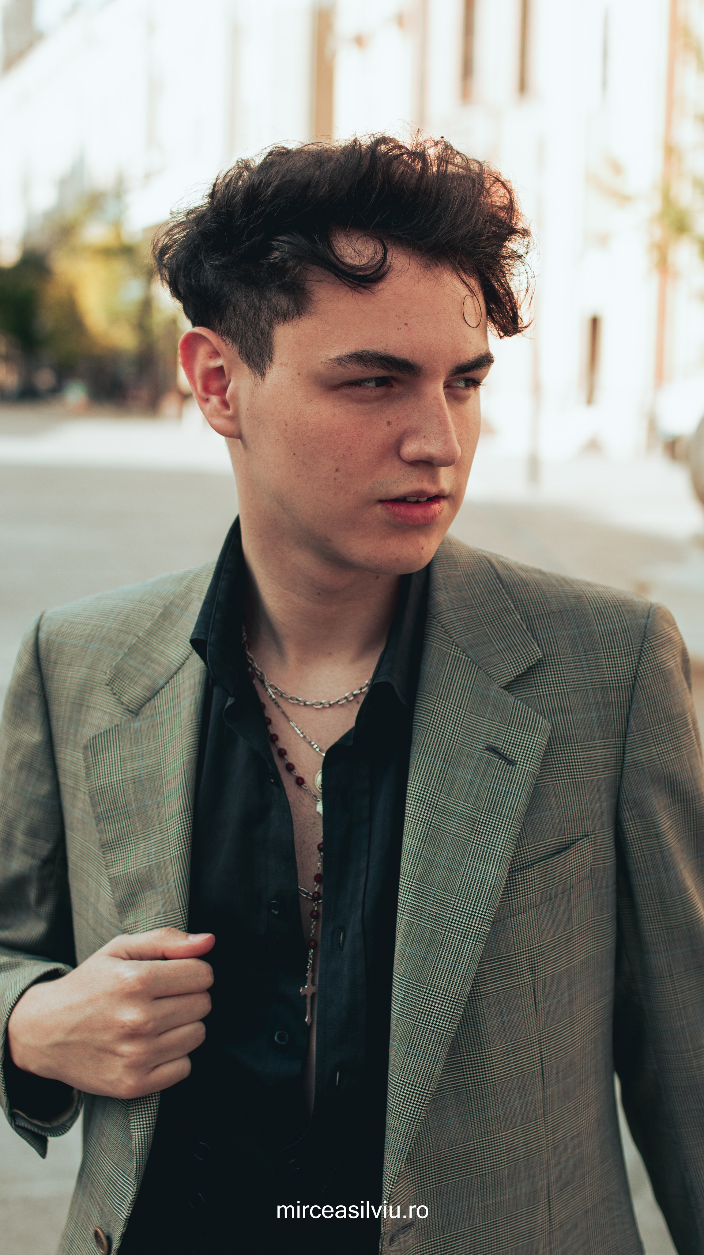 Darius. Fotograf de portrete și evenimente din Cluj-Napoca. Ședințe foto individuale, nunți, botezuri și aniversări în Cluj și județul Cluj