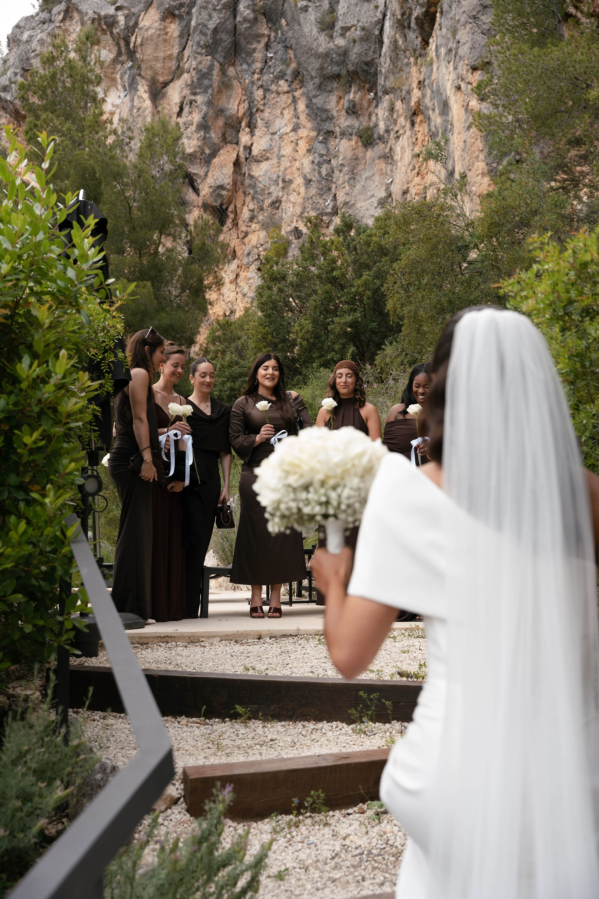 Sarah and Theo — VIVOOD. Fotógrafos de bodas de destino y creadores de contenido con base en España