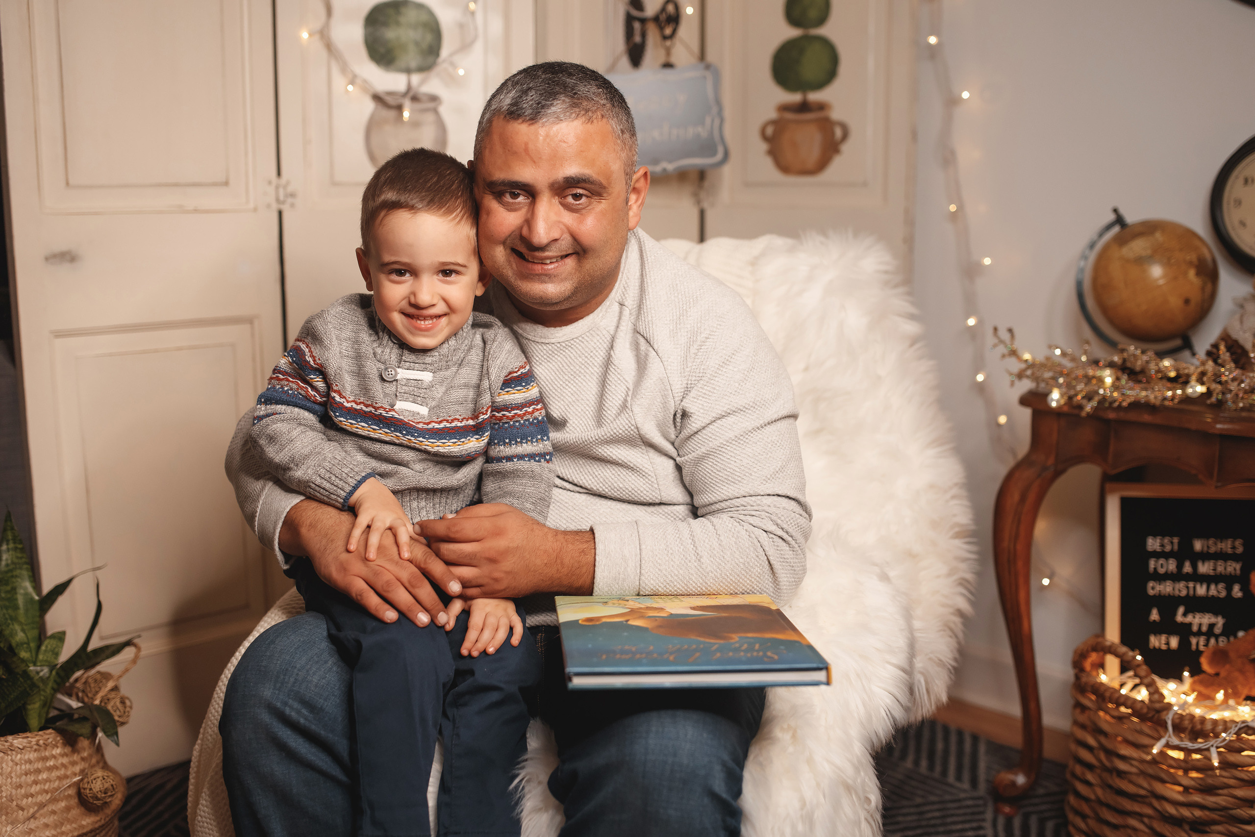 12.11.2020 Christmas Family Photoshoot 19. Wedding family event photographer in Chicago Nick Yushevich