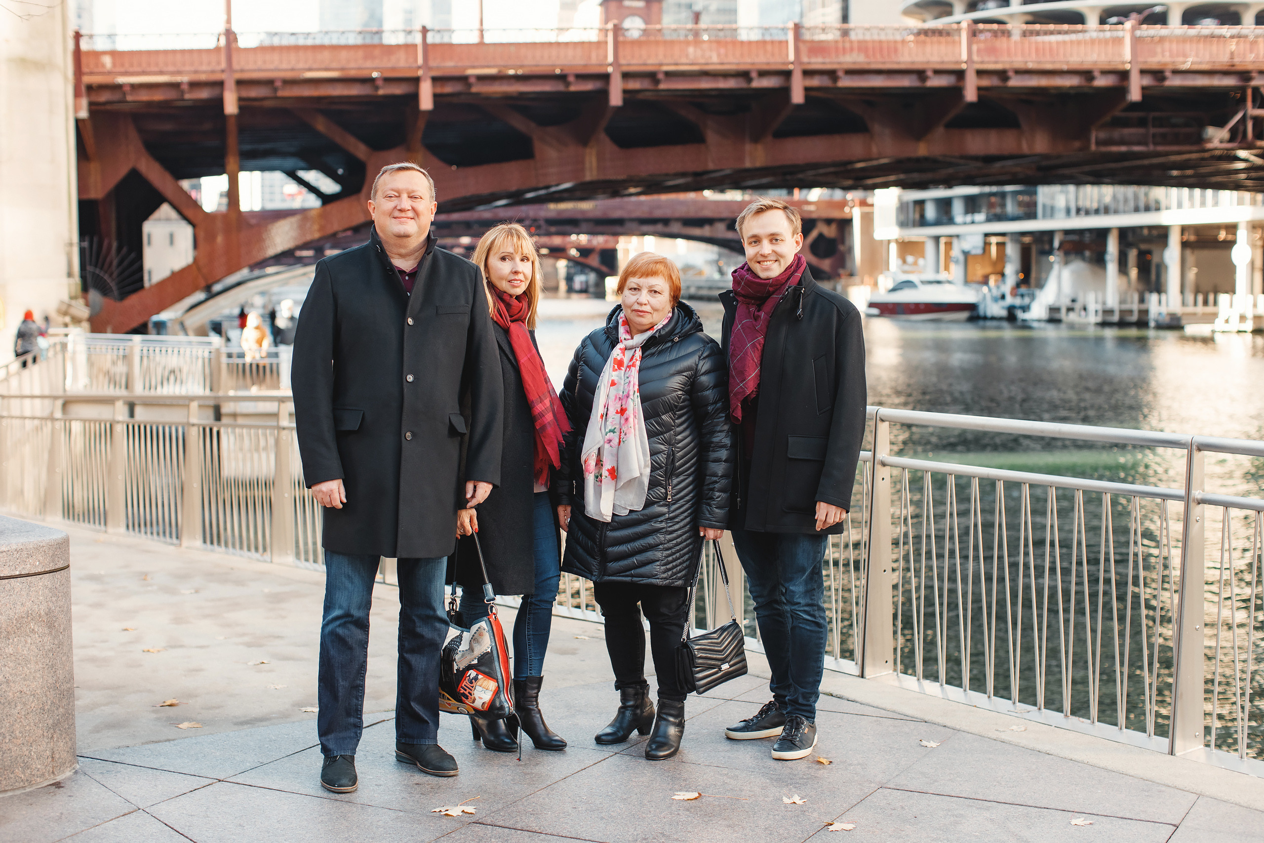 11.28.2020 Family Photoshoot. Wedding family event photographer in Chicago Nick Yushevich