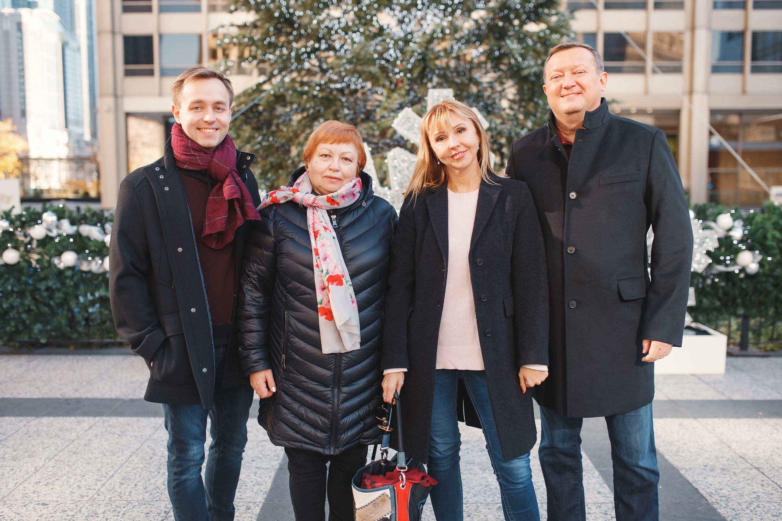 11.28.2020 Family Photoshoot. Wedding family event photographer in Chicago Nick Yushevich