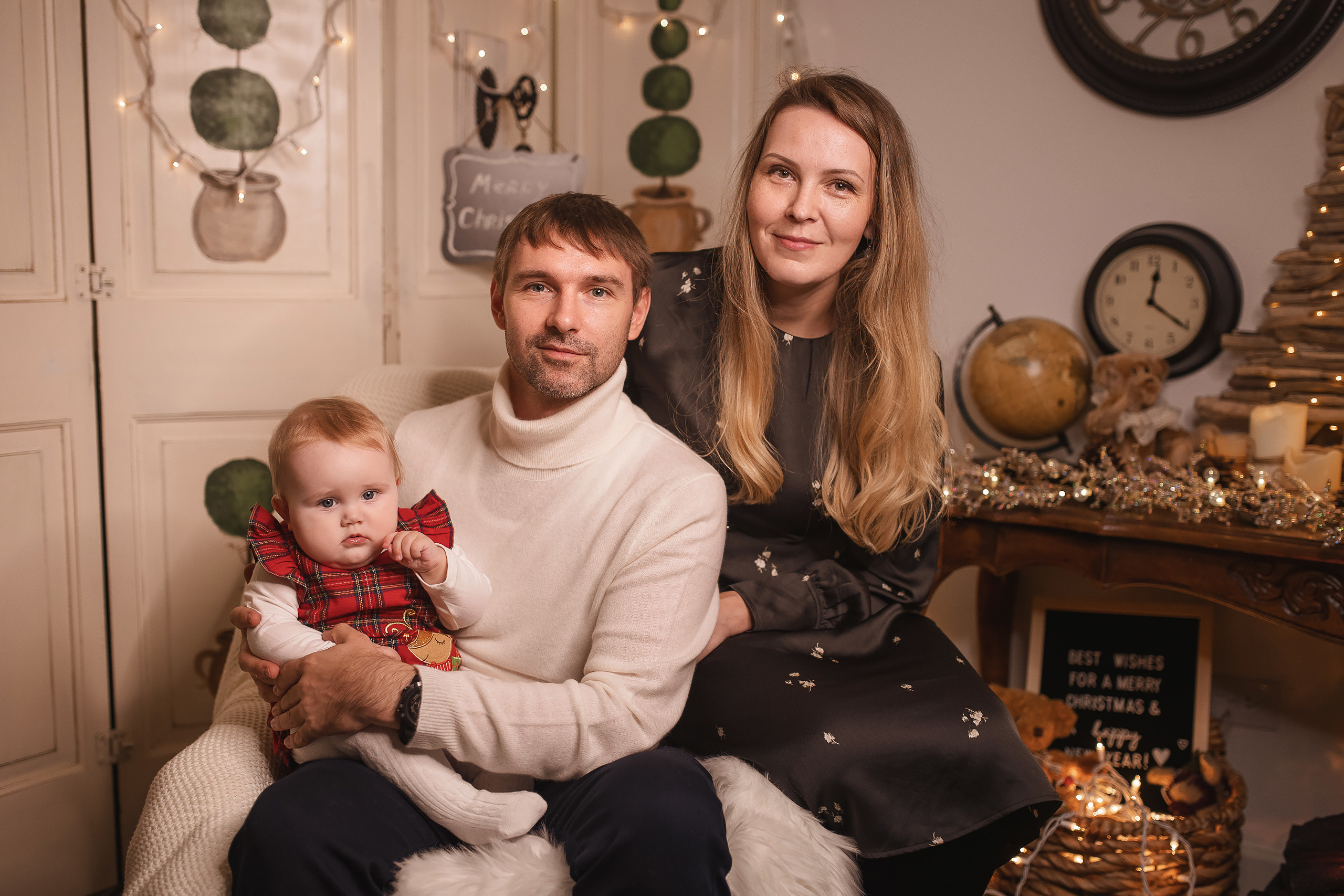 12.05.2020 Christmas Family Photoshoot 11. Wedding family event photographer in Chicago Nick Yushevich