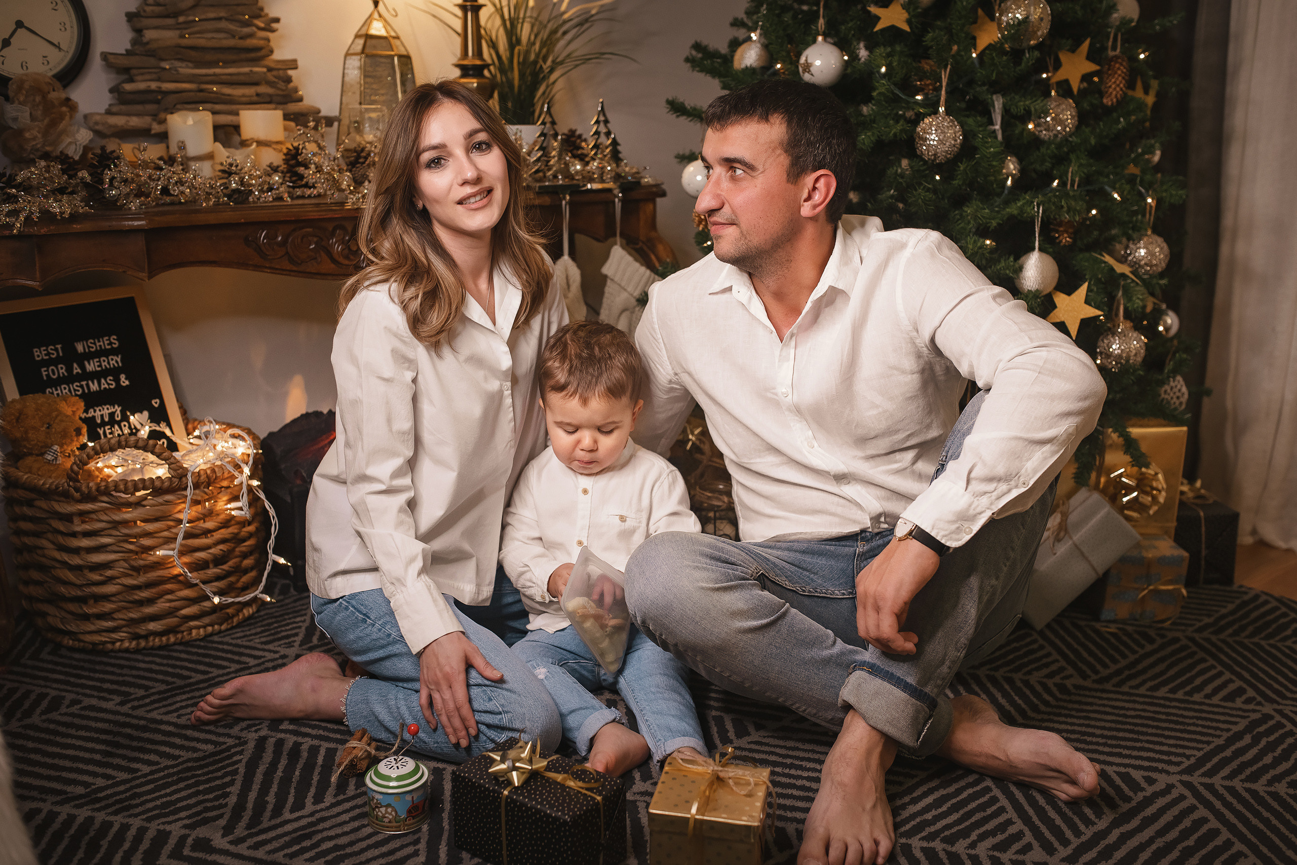 12.05.2020 Christmas Family Photoshoot 15. Wedding family event photographer in Chicago Nick Yushevich