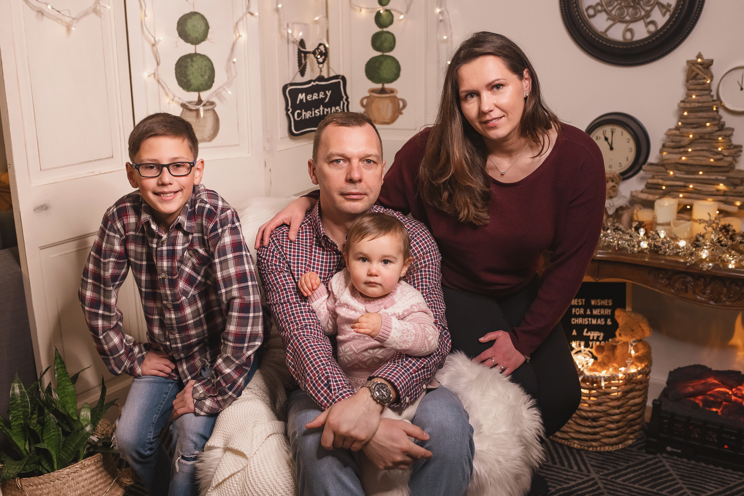 12.06.2020 Christmas Family Photoshoot 16. Wedding family event photographer in Chicago Nick Yushevich