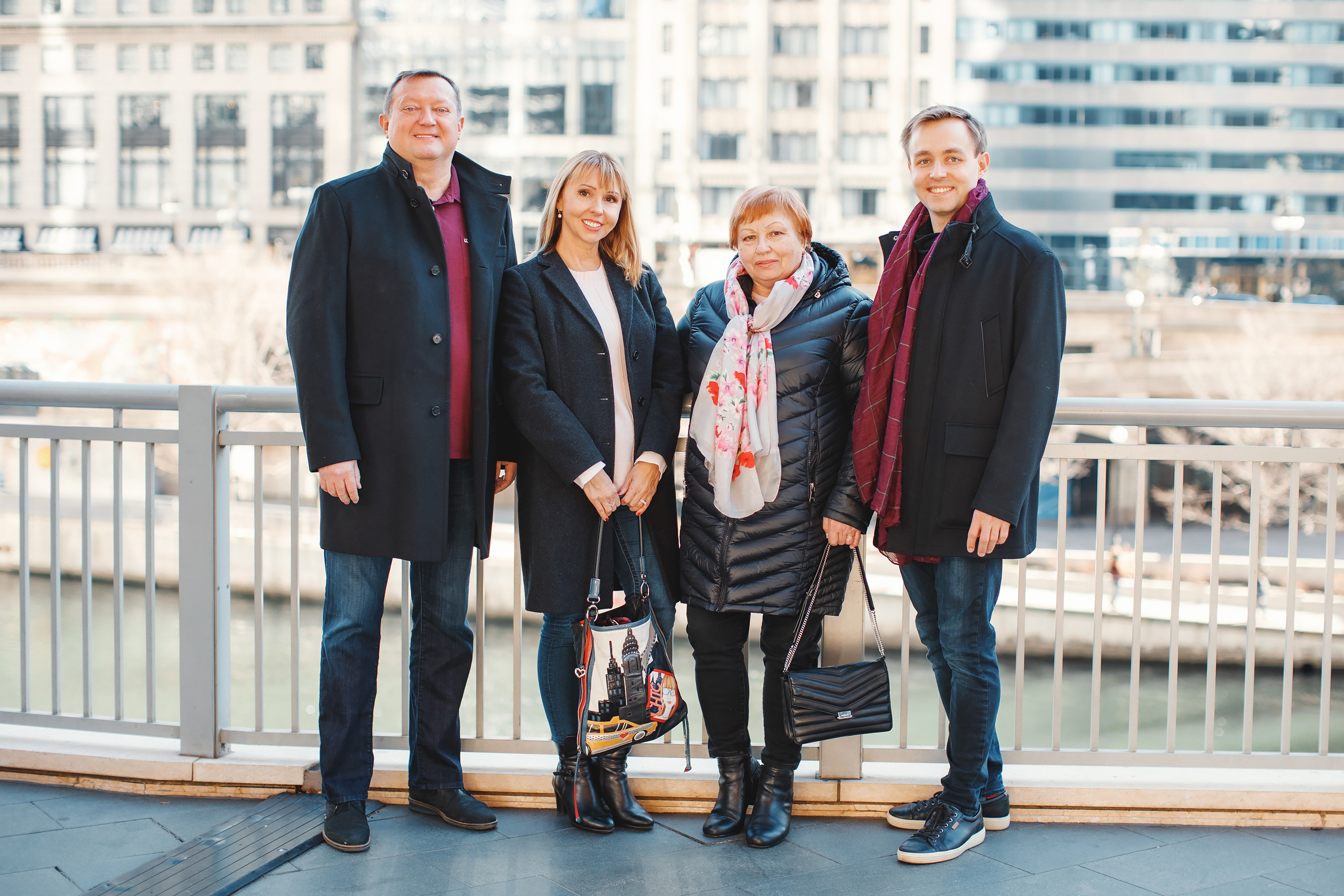 11.28.2020 Family Photoshoot. Wedding family event photographer in Chicago Nick Yushevich