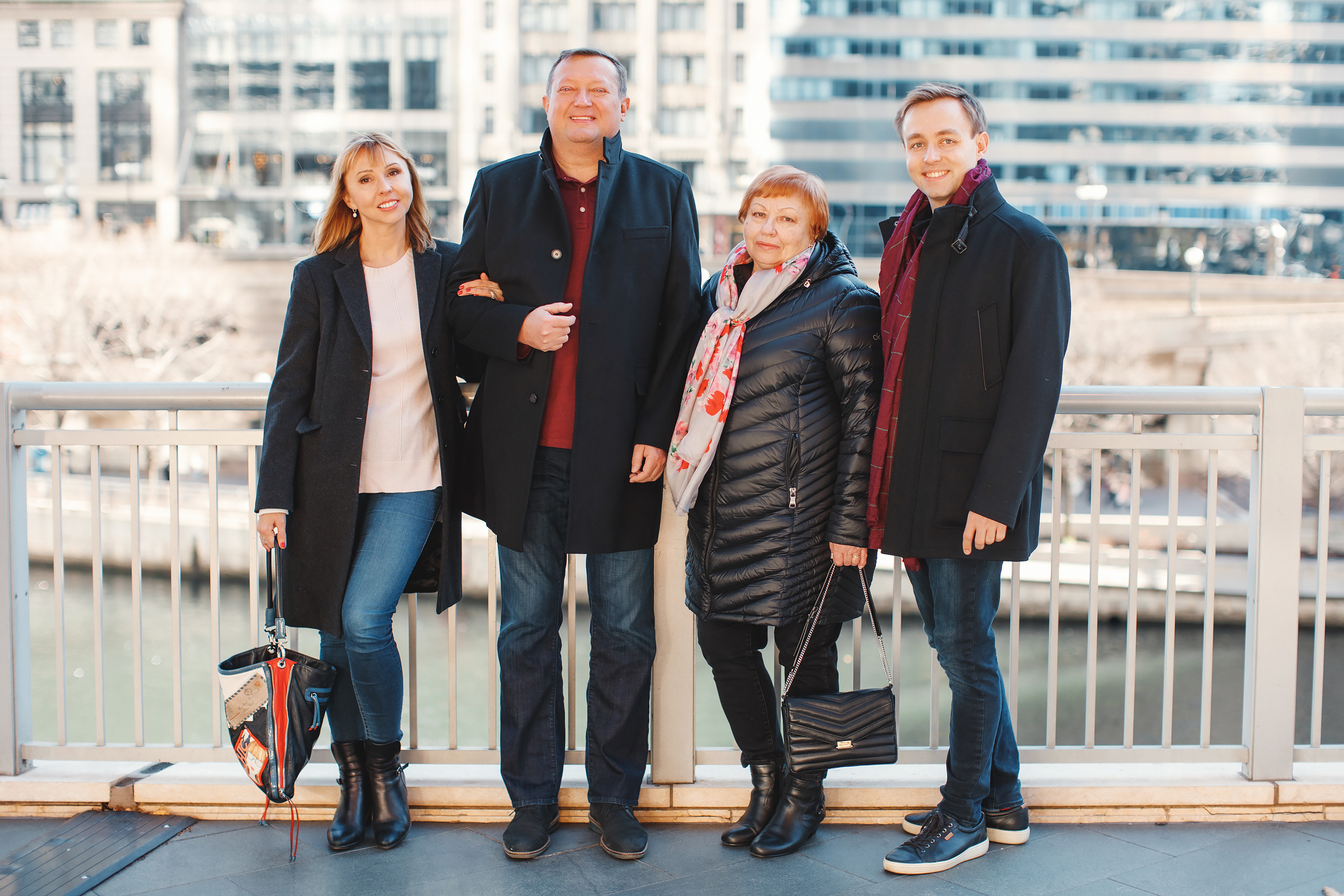 11.28.2020 Family Photoshoot. Wedding family event photographer in Chicago Nick Yushevich