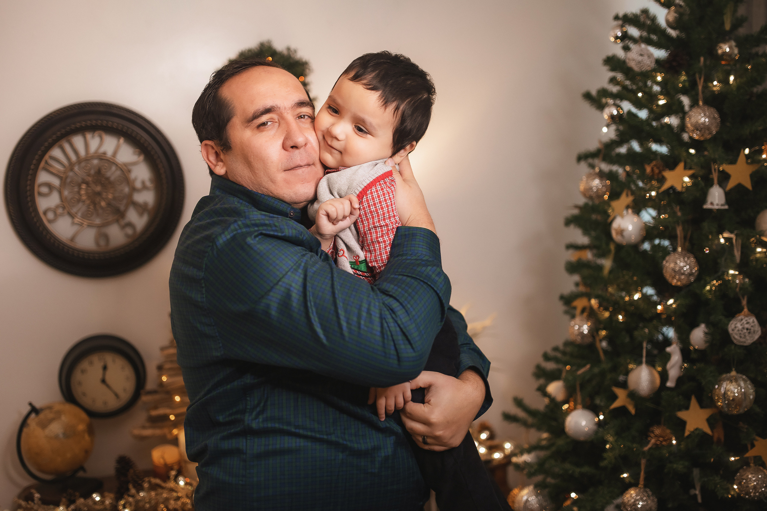 11.29.2020 Christmas Family Photoshoot 8. Wedding family event photographer in Chicago Nick Yushevich