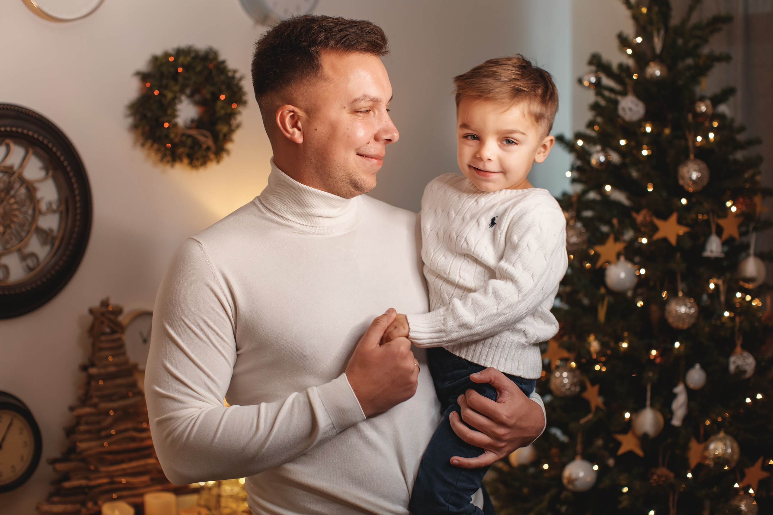 12.13.2020 Christmas Family Photoshoot 21. Wedding family event photographer in Chicago Nick Yushevich