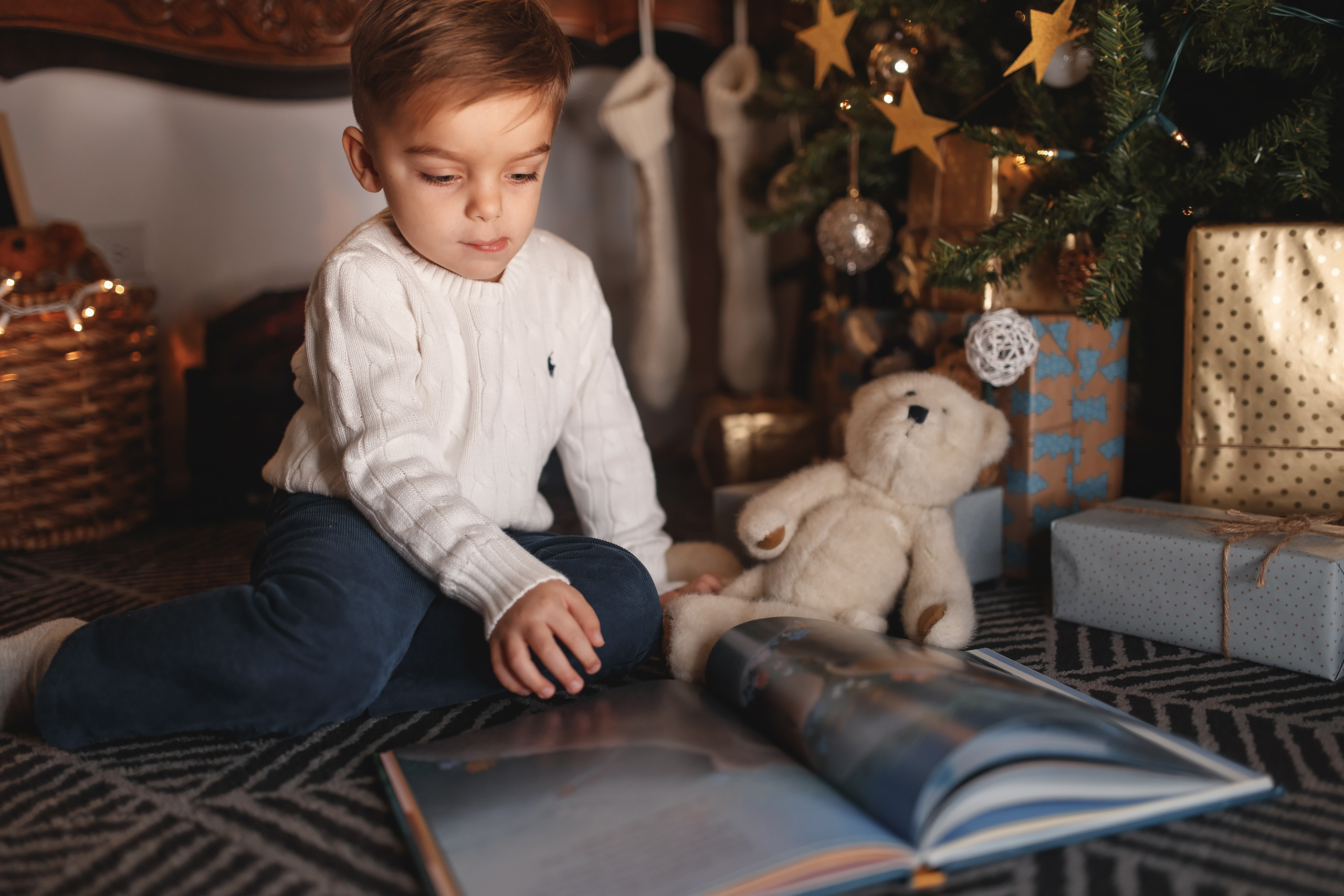 12.13.2020 Christmas Family Photoshoot 21. Wedding family event photographer in Chicago Nick Yushevich