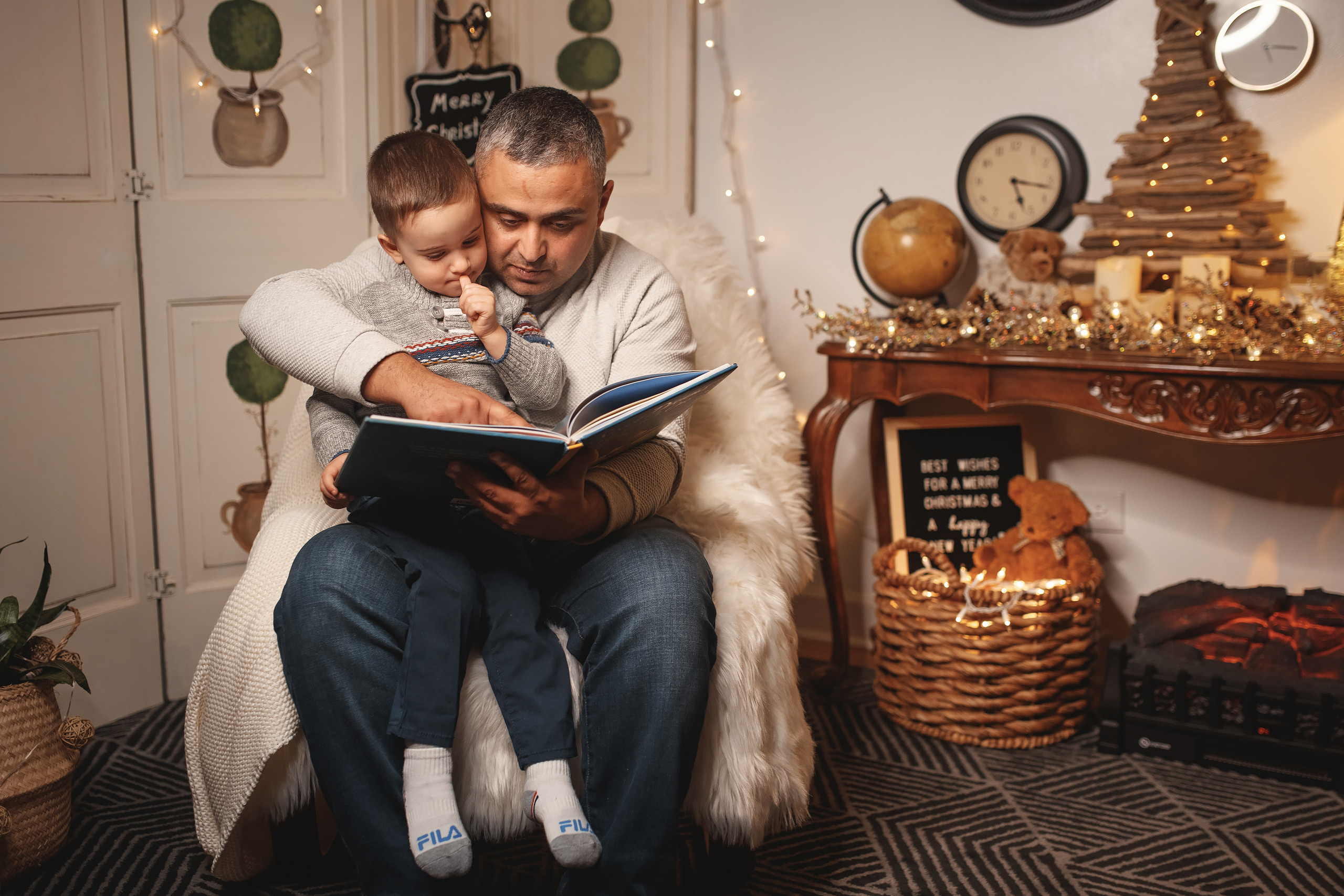 12.11.2020 Christmas Family Photoshoot 19. Wedding family event photographer in Chicago Nick Yushevich