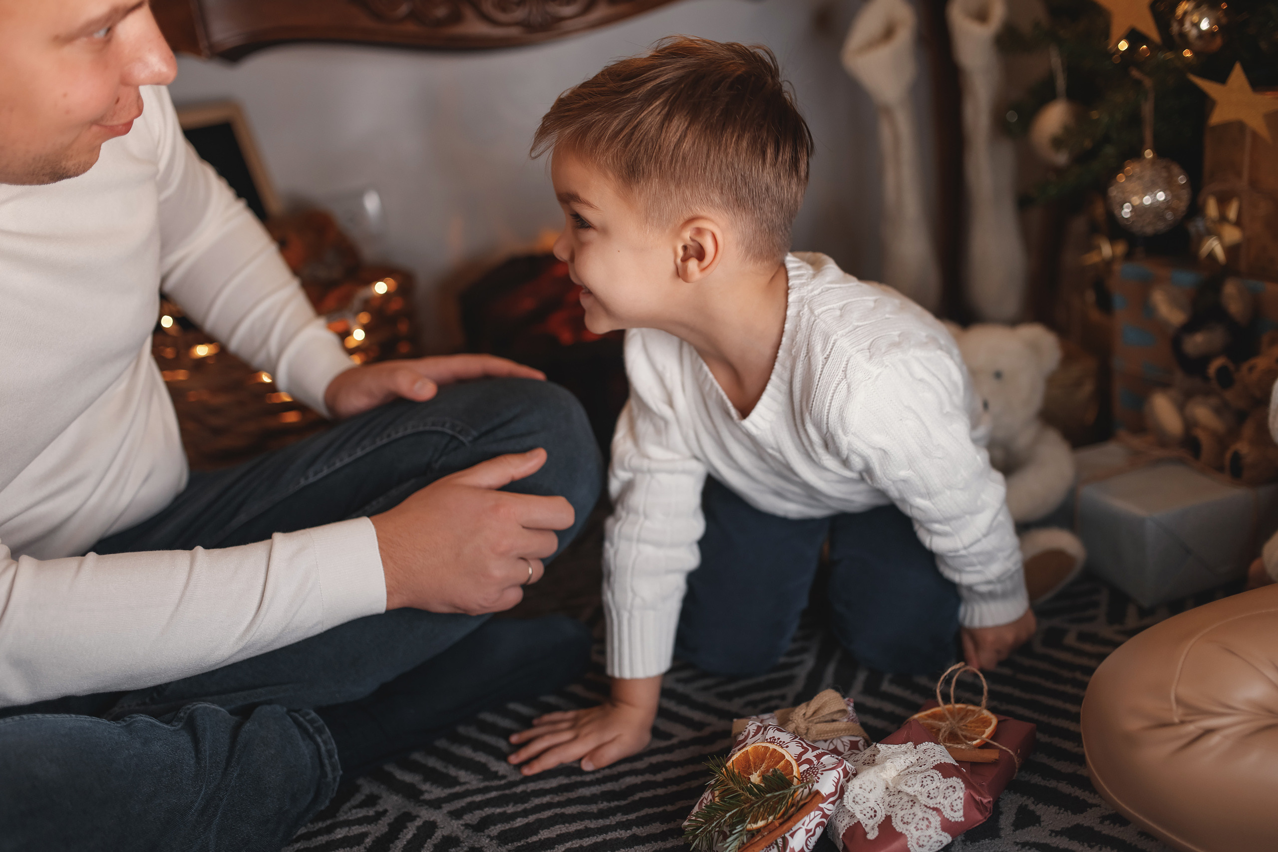 12.13.2020 Christmas Family Photoshoot 21. Wedding family event photographer in Chicago Nick Yushevich