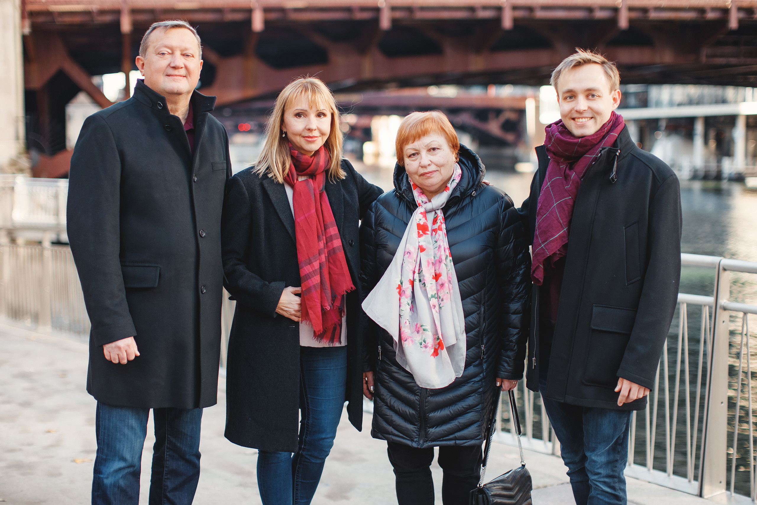 11.28.2020 Family Photoshoot. Wedding family event photographer in Chicago Nick Yushevich