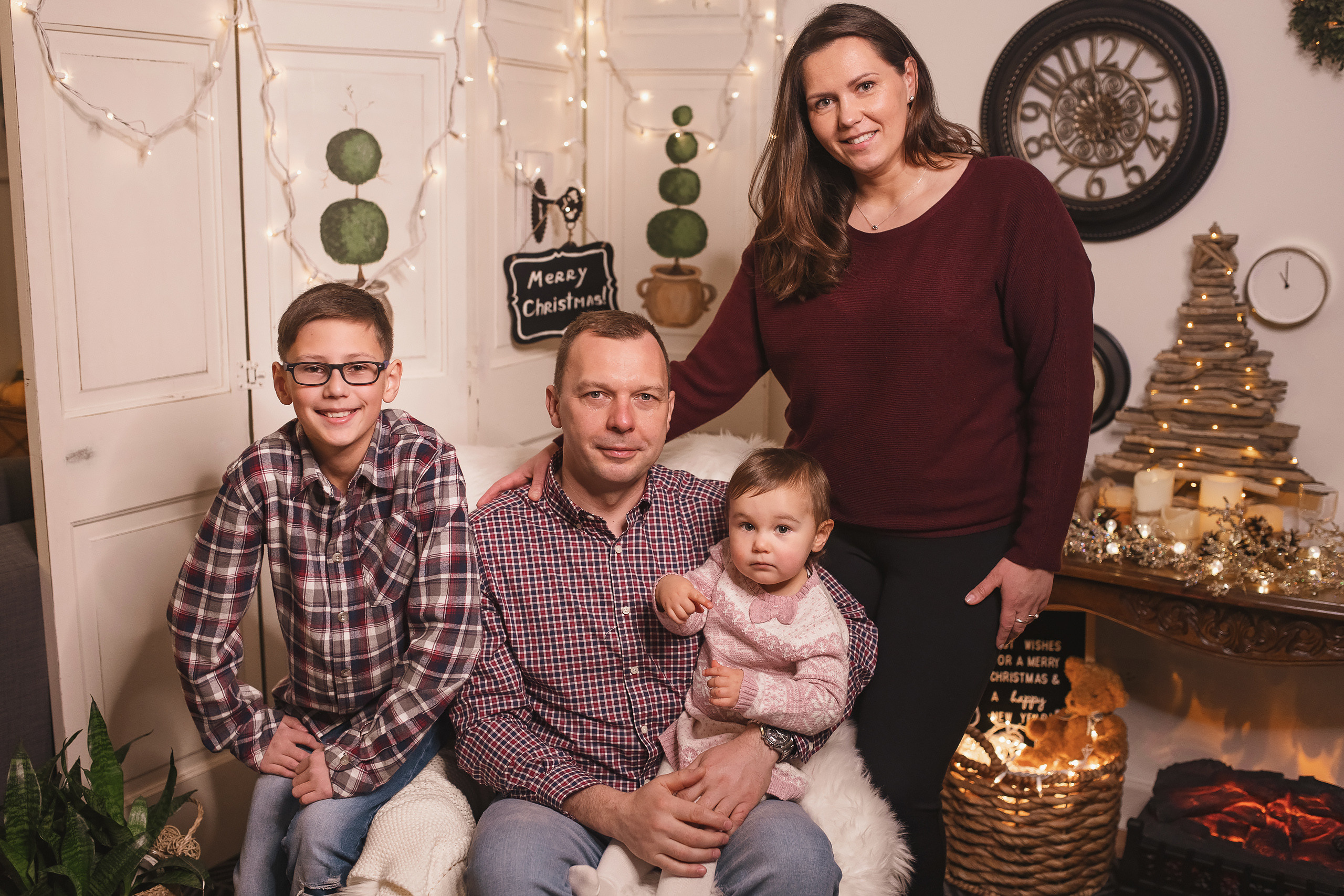 12.06.2020 Christmas Family Photoshoot 16. Wedding family event photographer in Chicago Nick Yushevich