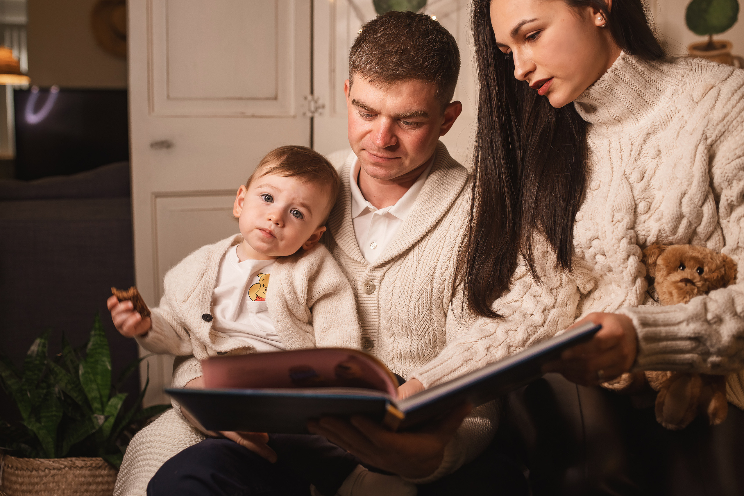 11.29.2020 Christmas Family Photoshoot 9. Wedding family event photographer in Chicago Nick Yushevich