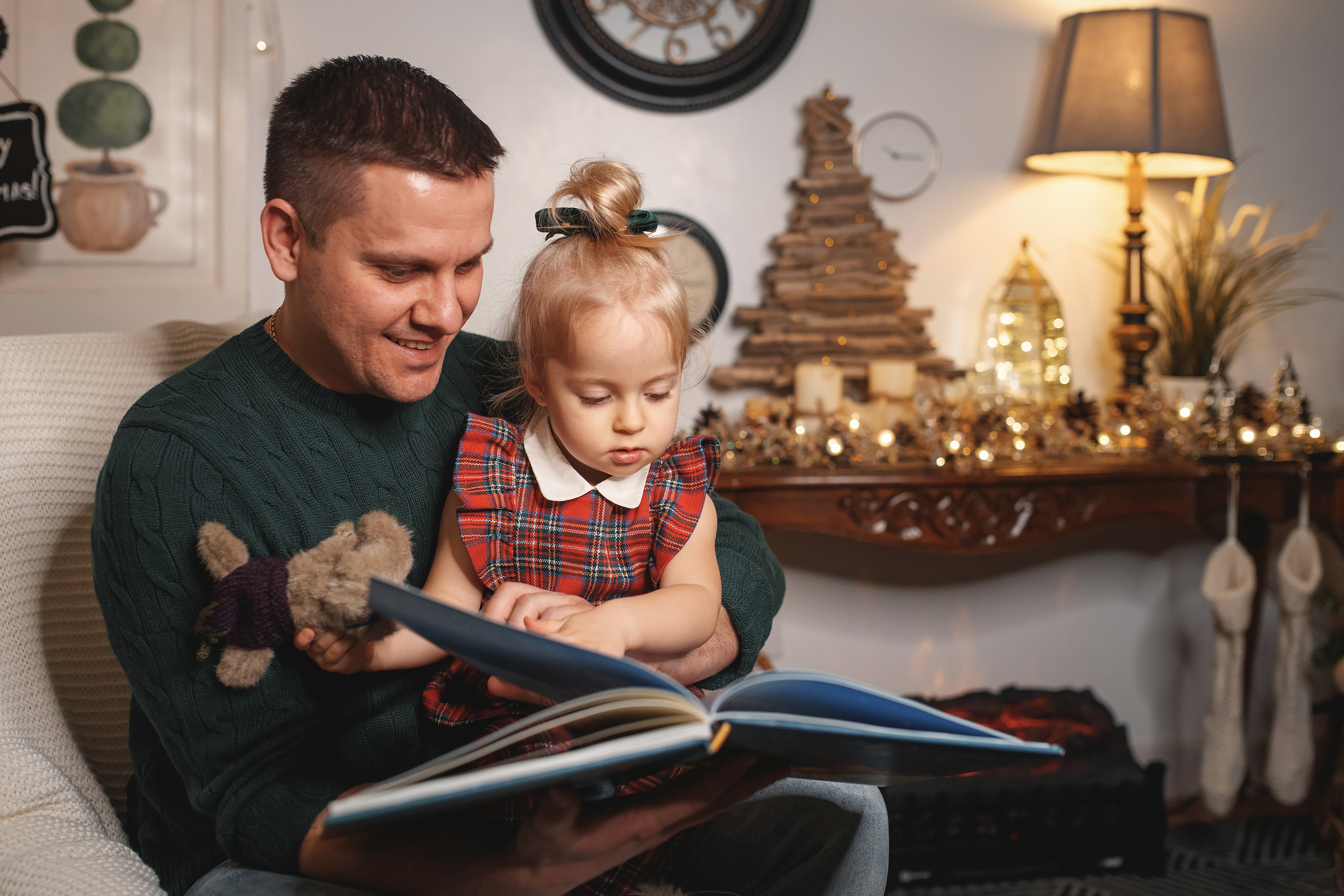 12132020 Christmas Family Photoshoot 20. Wedding family event photographer in Chicago Nick Yushevich