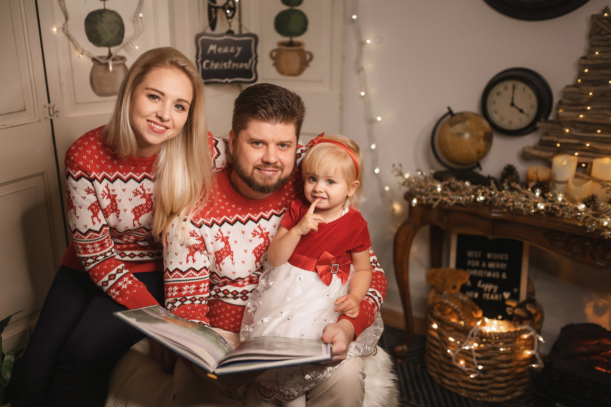 11.28.2020 Christmas Family Photoshoot 6. Wedding family event photographer in Chicago Nick Yushevich